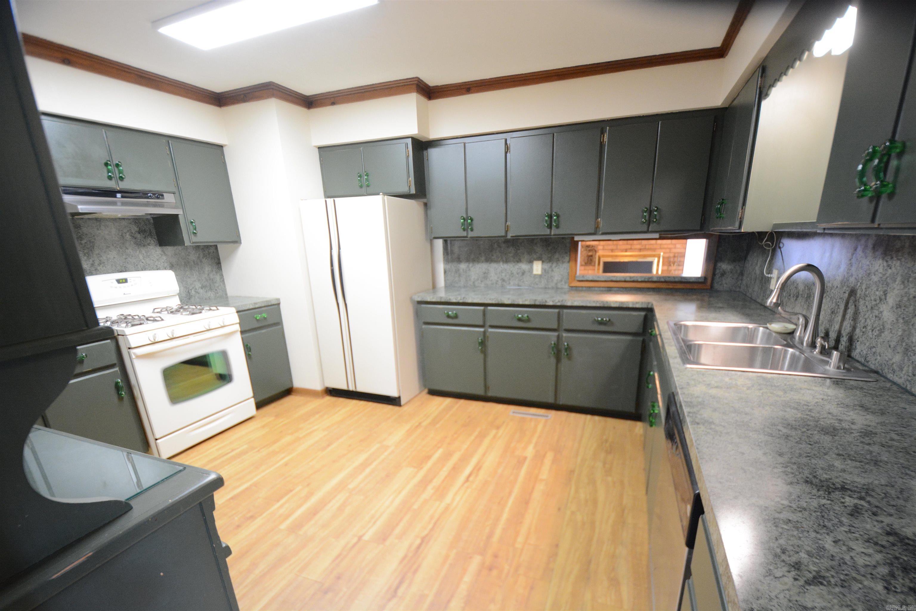 106 COUNTRY CLUB  Hot Springs, AR