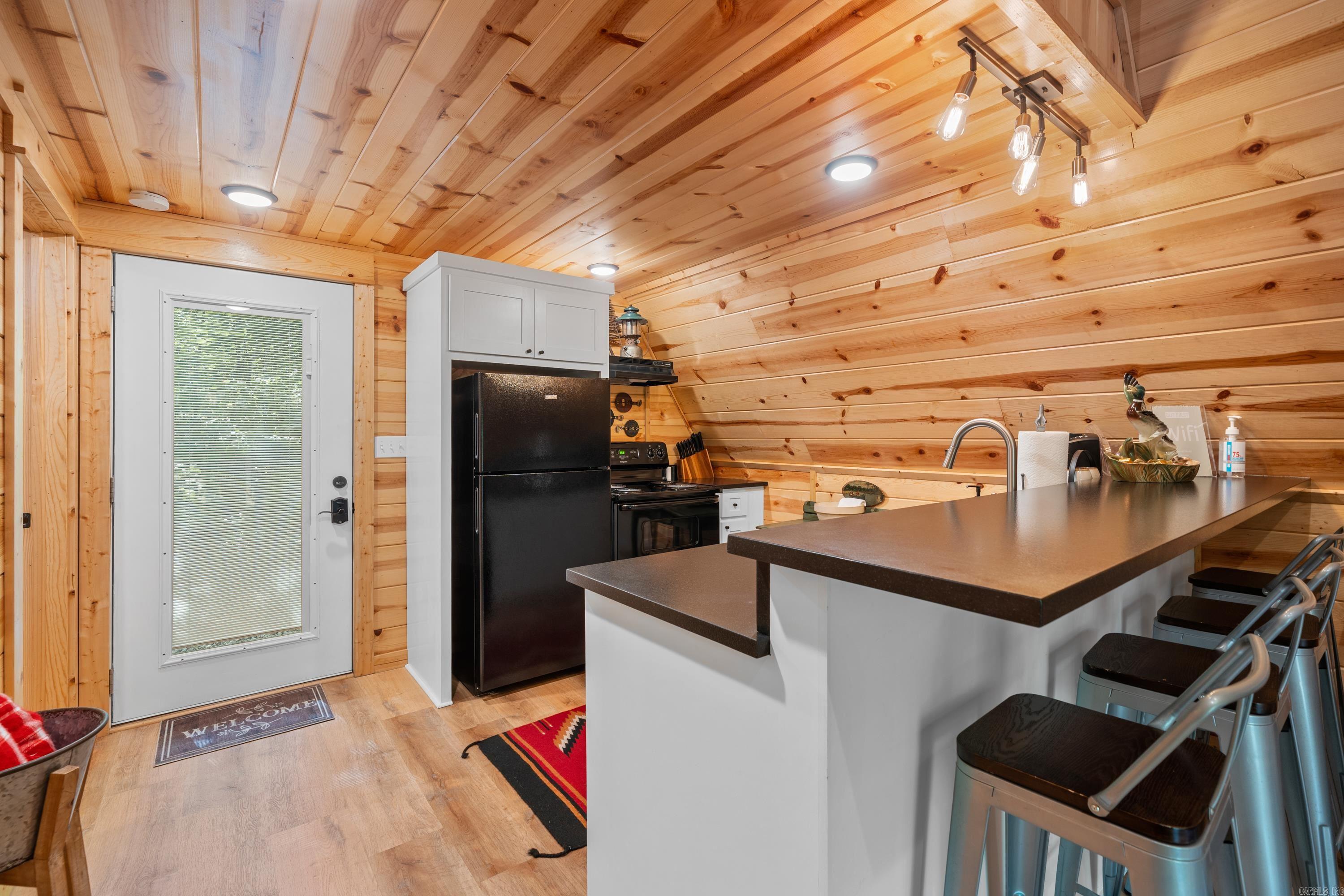 9048 Albert Pike  Royal, AR