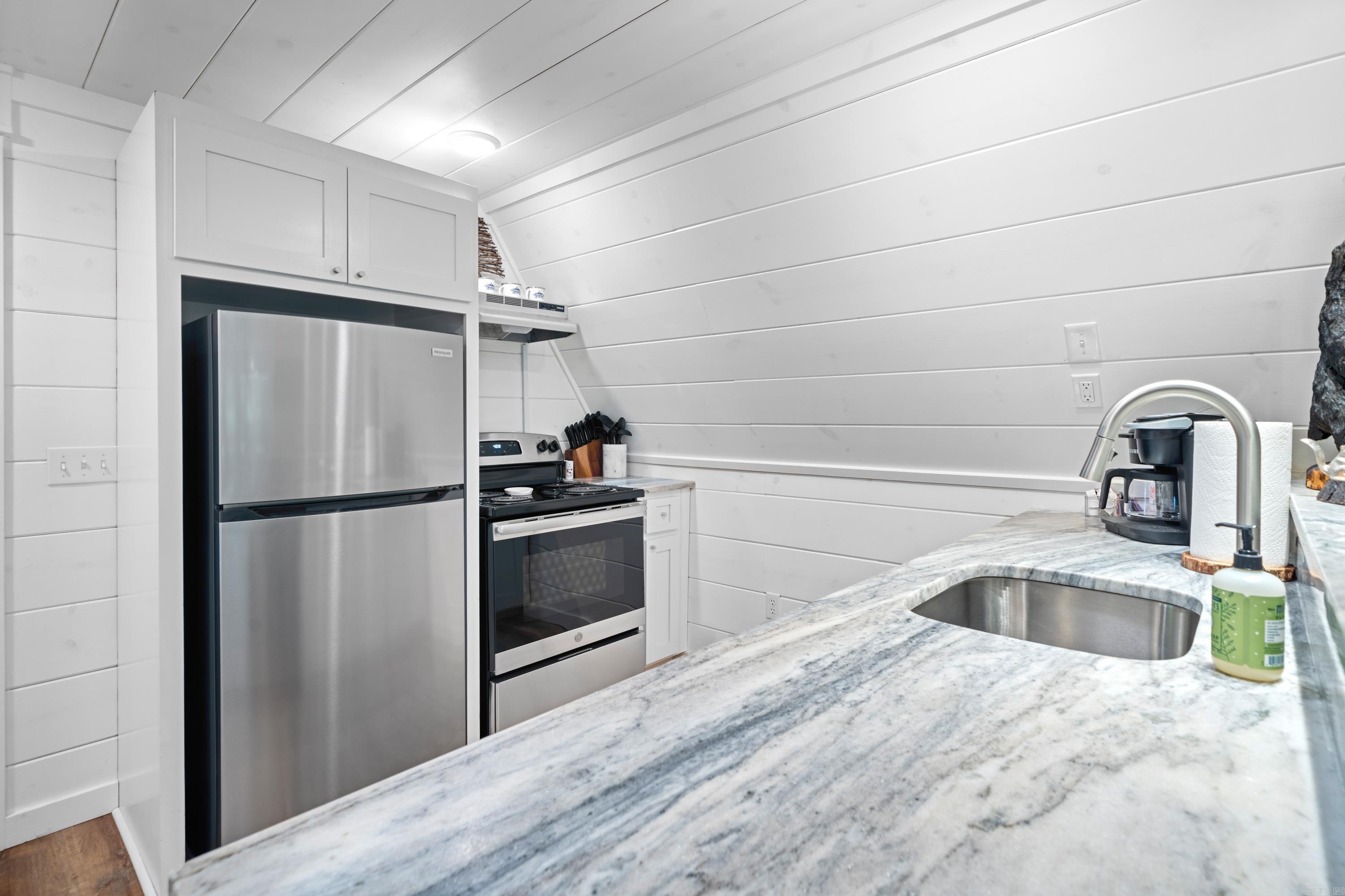 9048 Albert Pike  Royal, AR