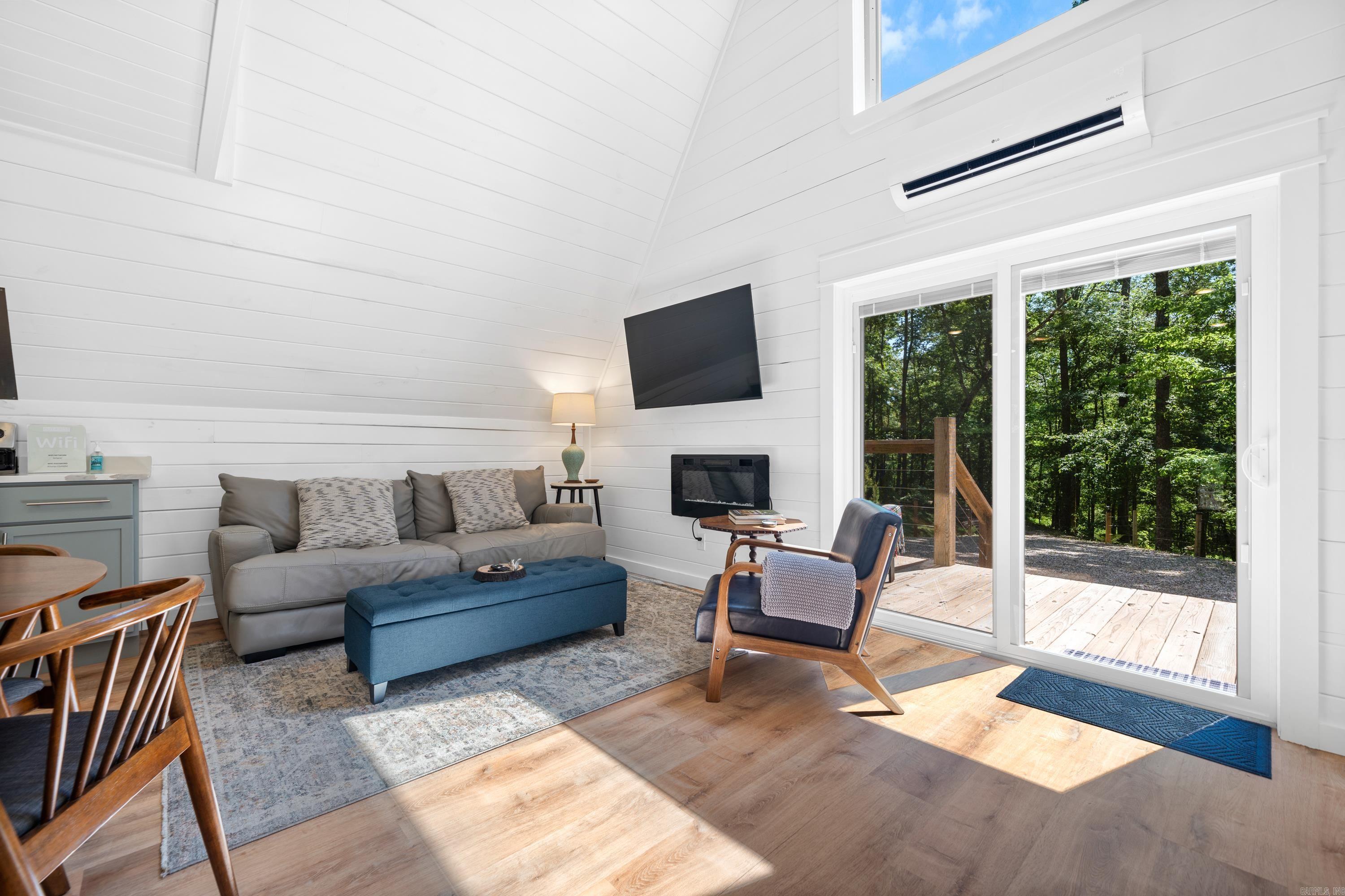 9048 Albert Pike  Royal, AR