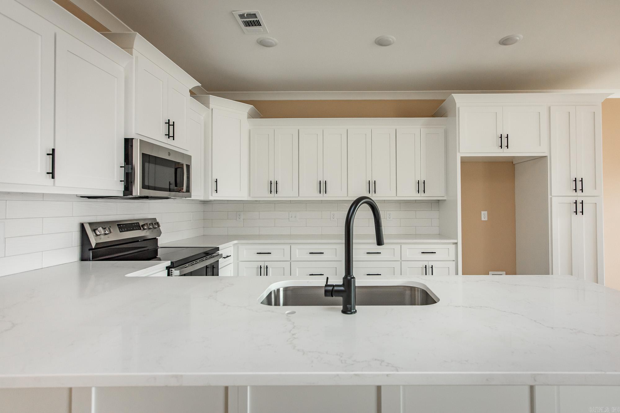 912 W Dell Vista  Cabot, AR