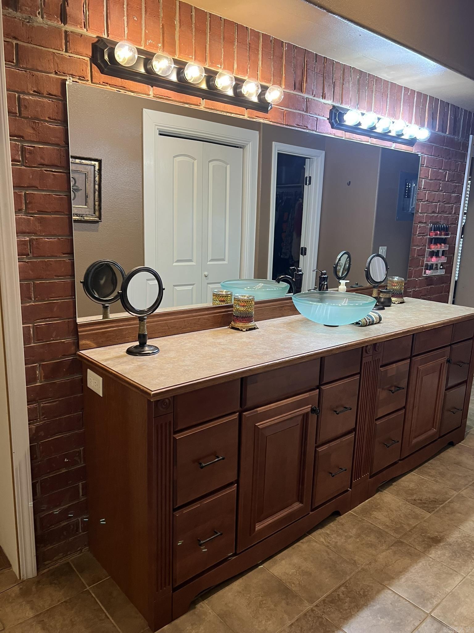 9 Fair Beauty  Nashville, AR