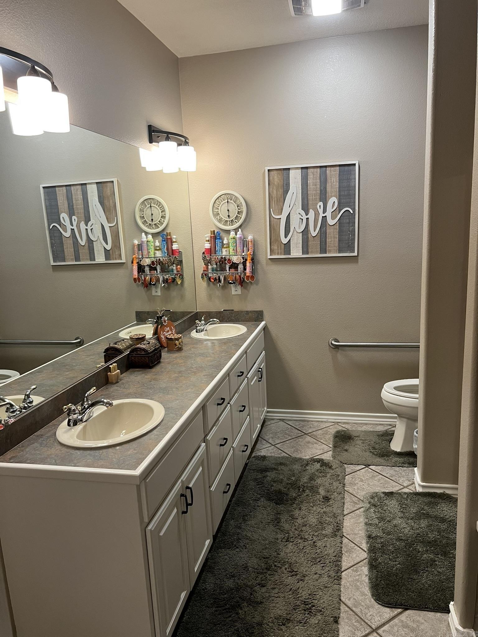 9 Fair Beauty  Nashville, AR