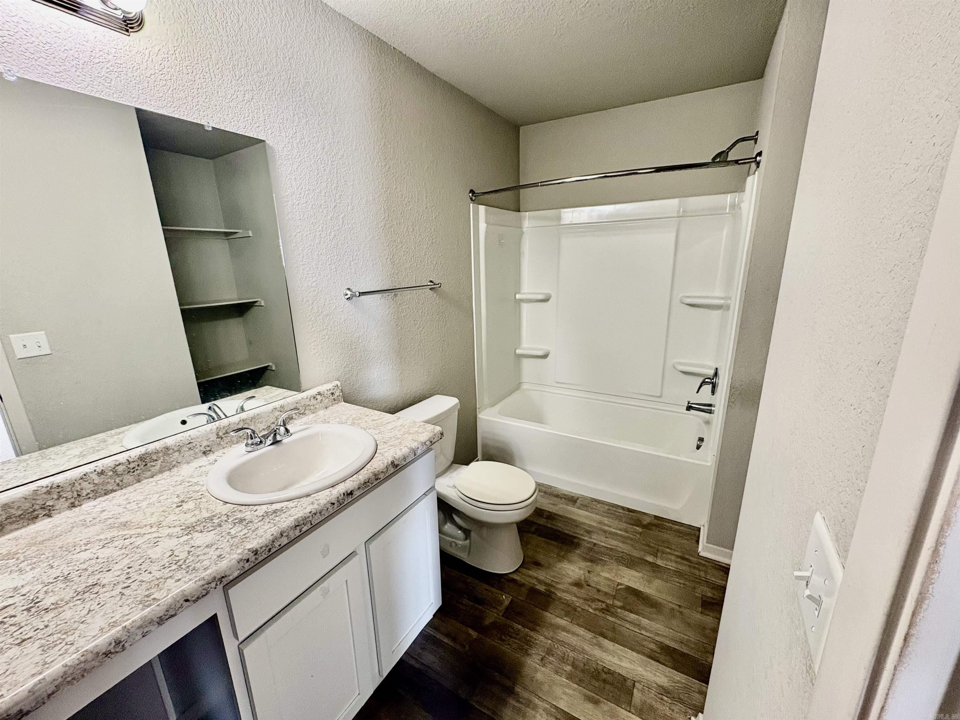 12 Summer Breeze Rd Conway, AR 72032