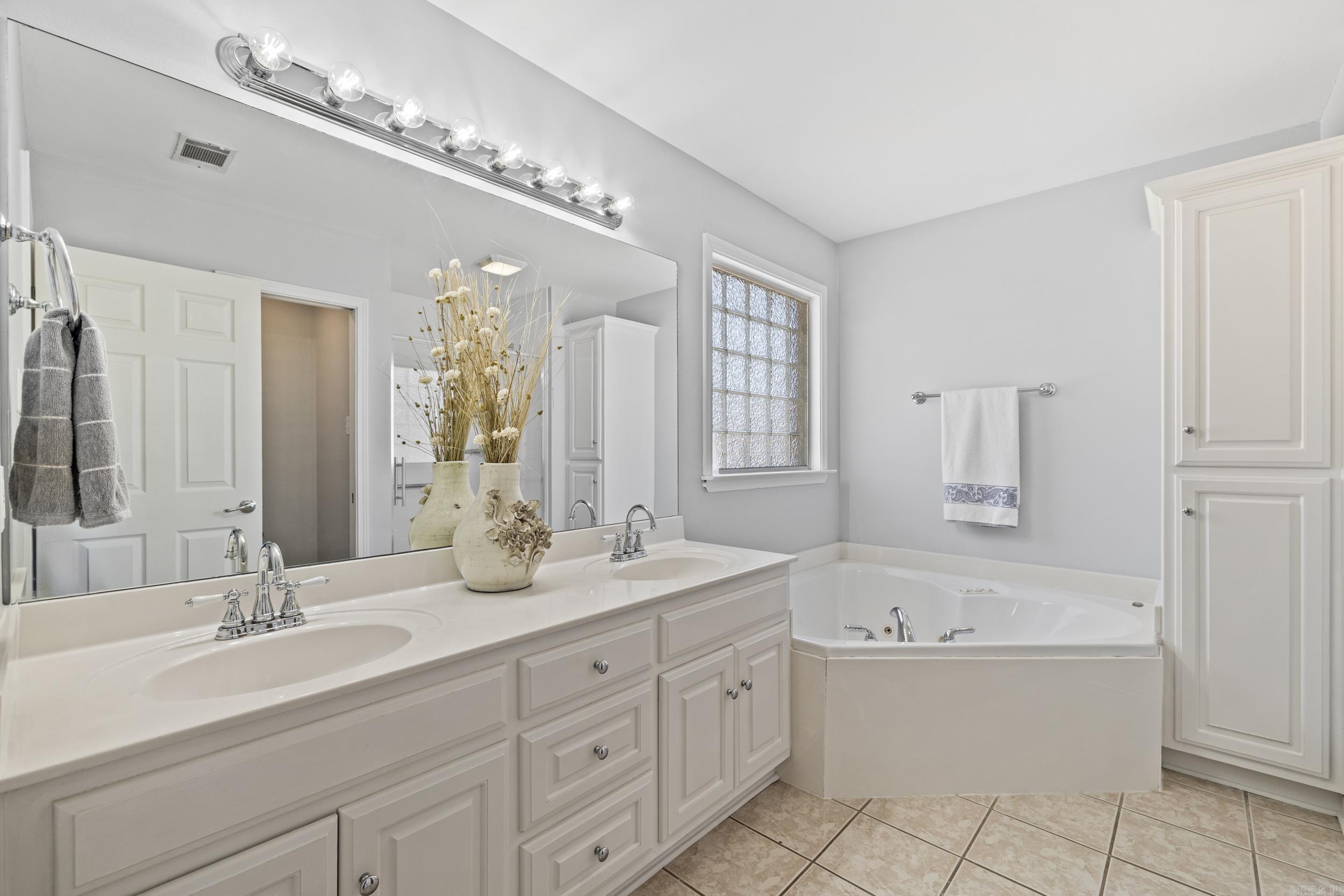 116 Obsidian Dr.  Sherwood, AR