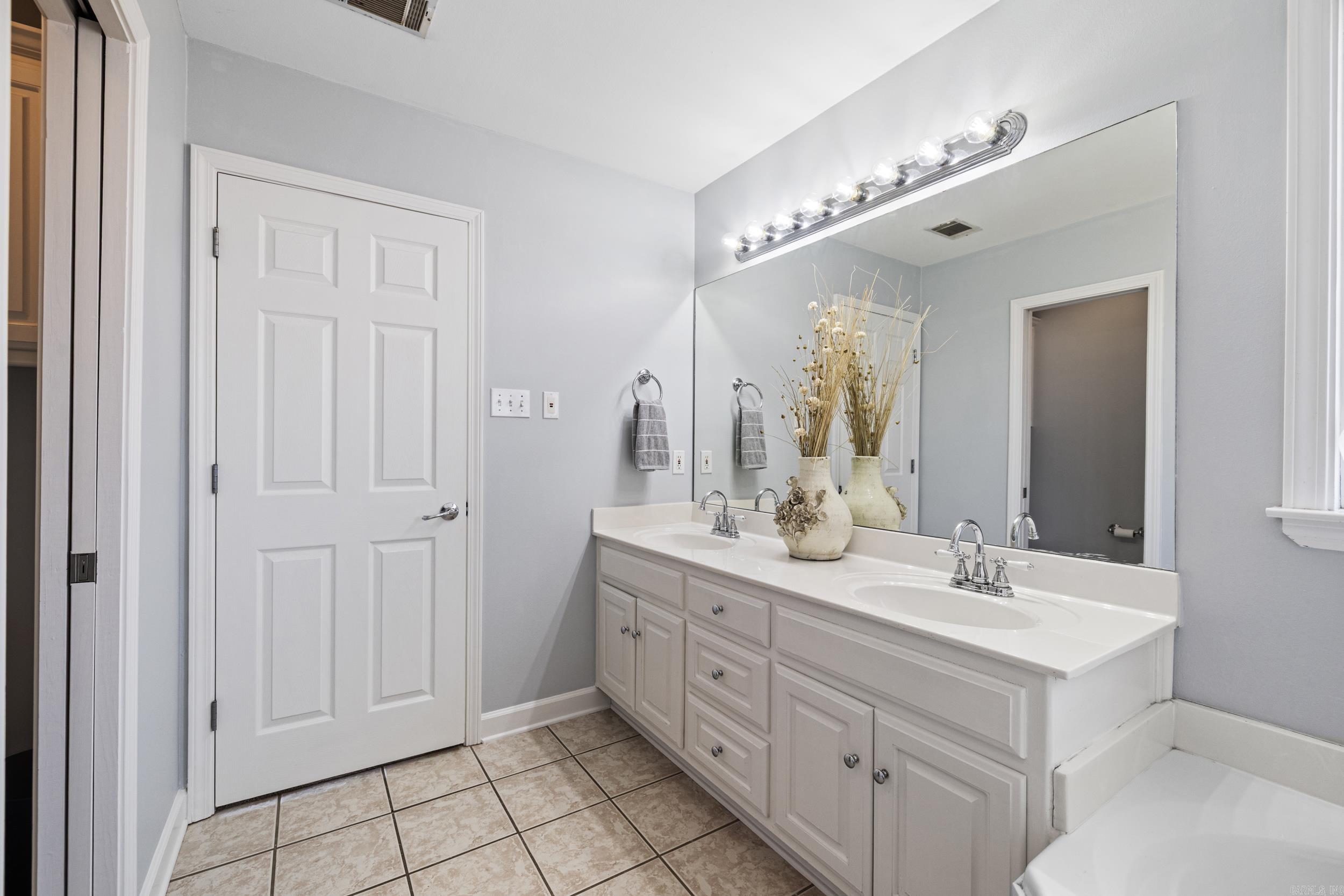 116 Obsidian Dr.  Sherwood, AR