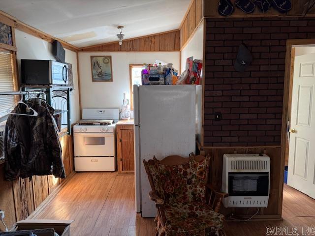 22 Clay 2004 Rd  Peach Orchard, AR