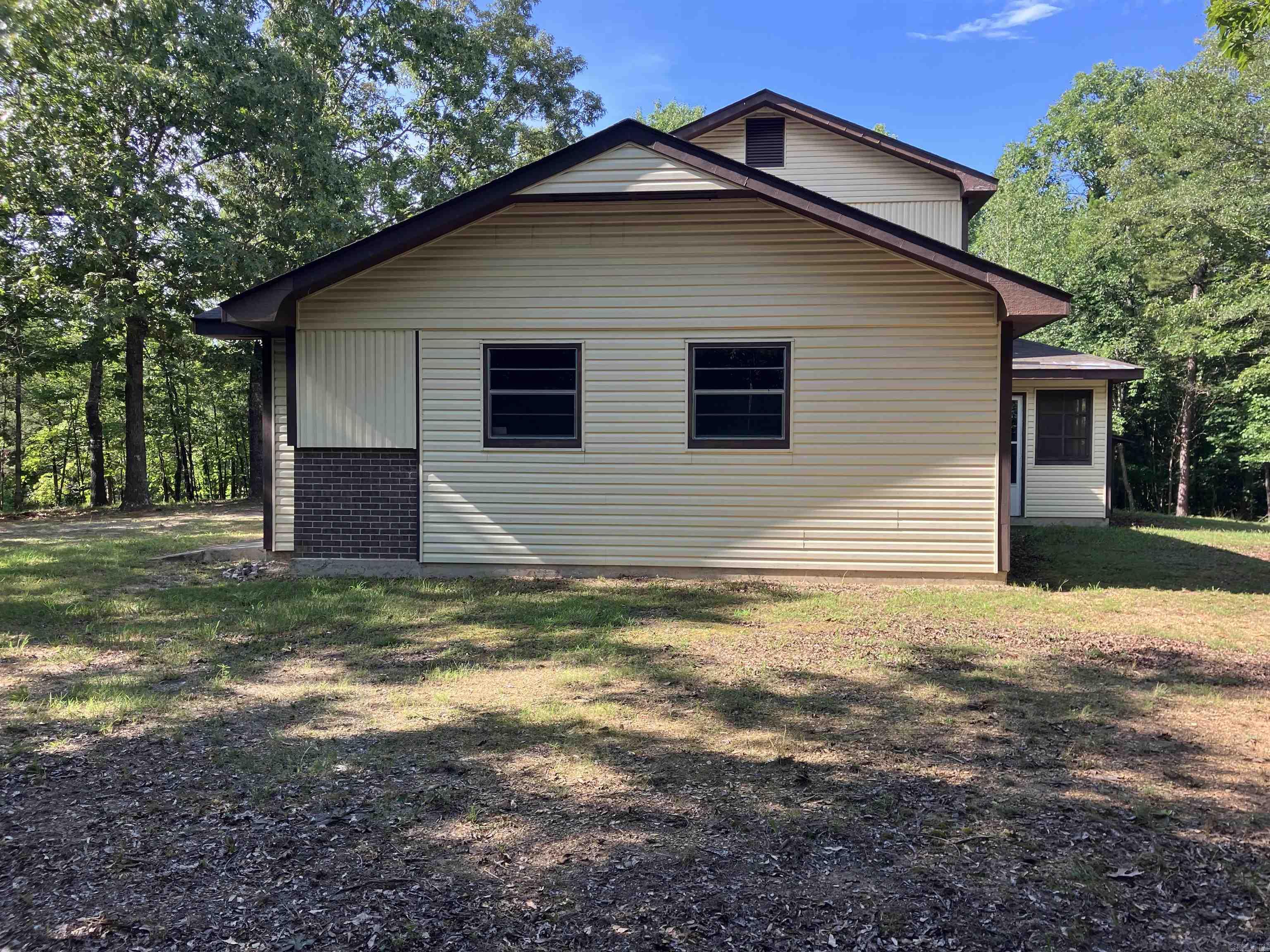 89 Riverfront Drive  Pencil Bluff, AR