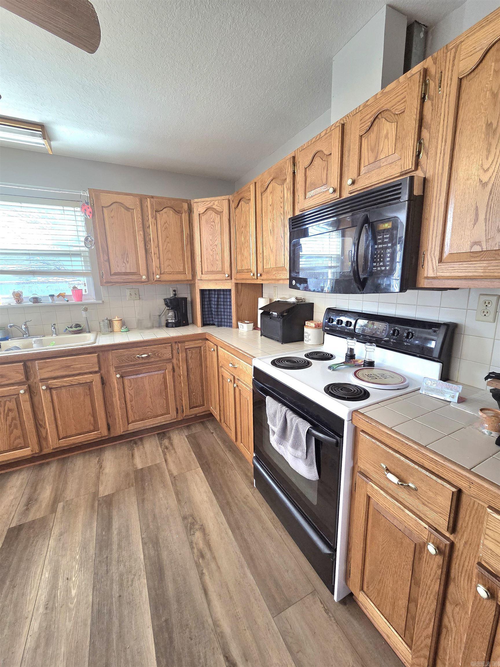 3201 McKinney  Mountain View, AR