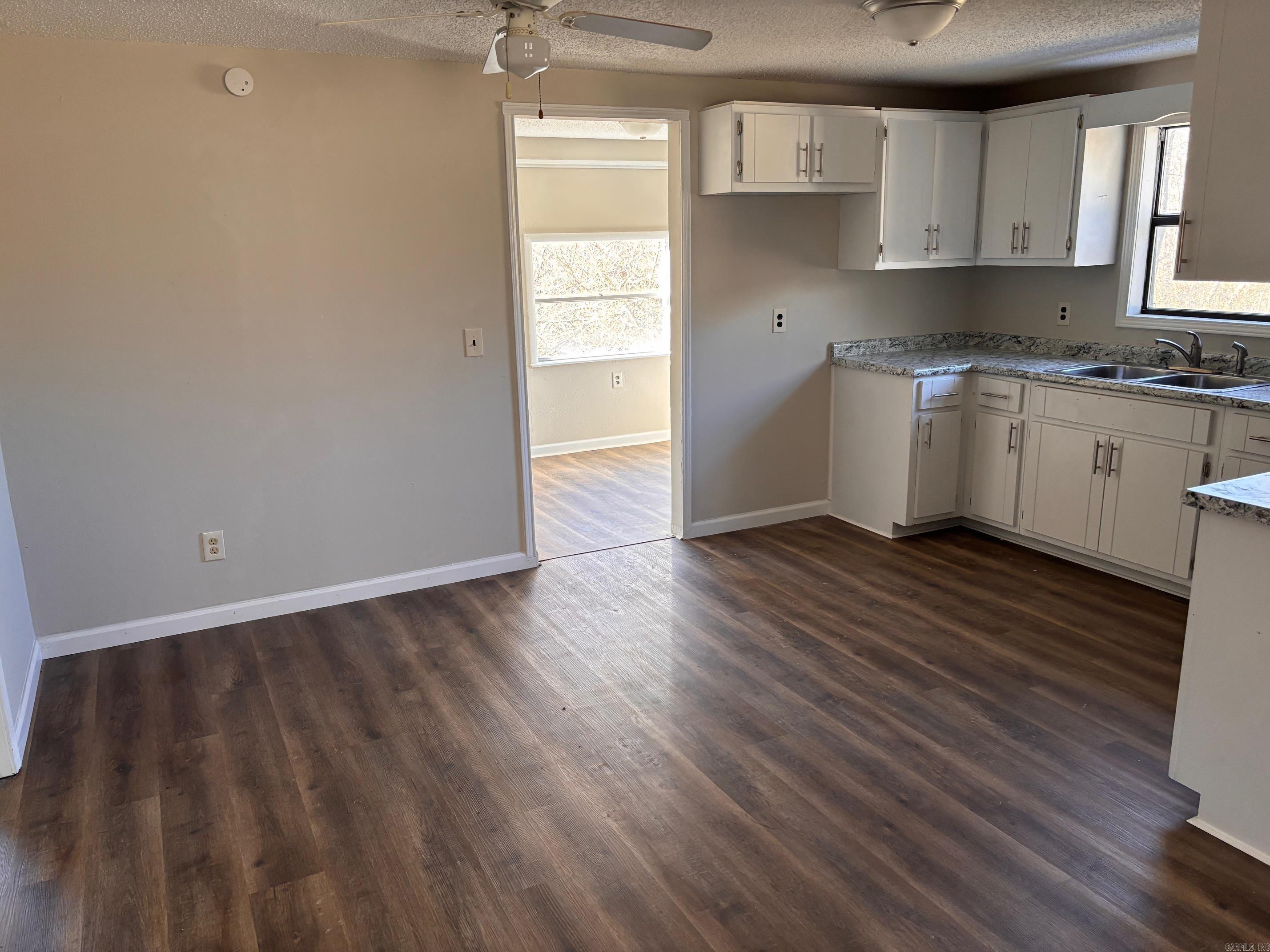 809 N Fairview  Mammoth Spring, AR