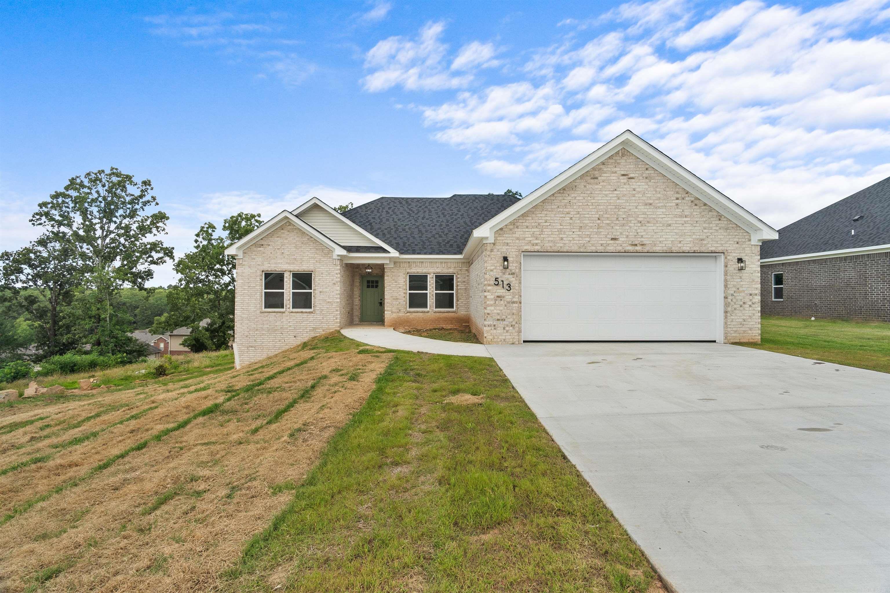 513 Madeleine Circle