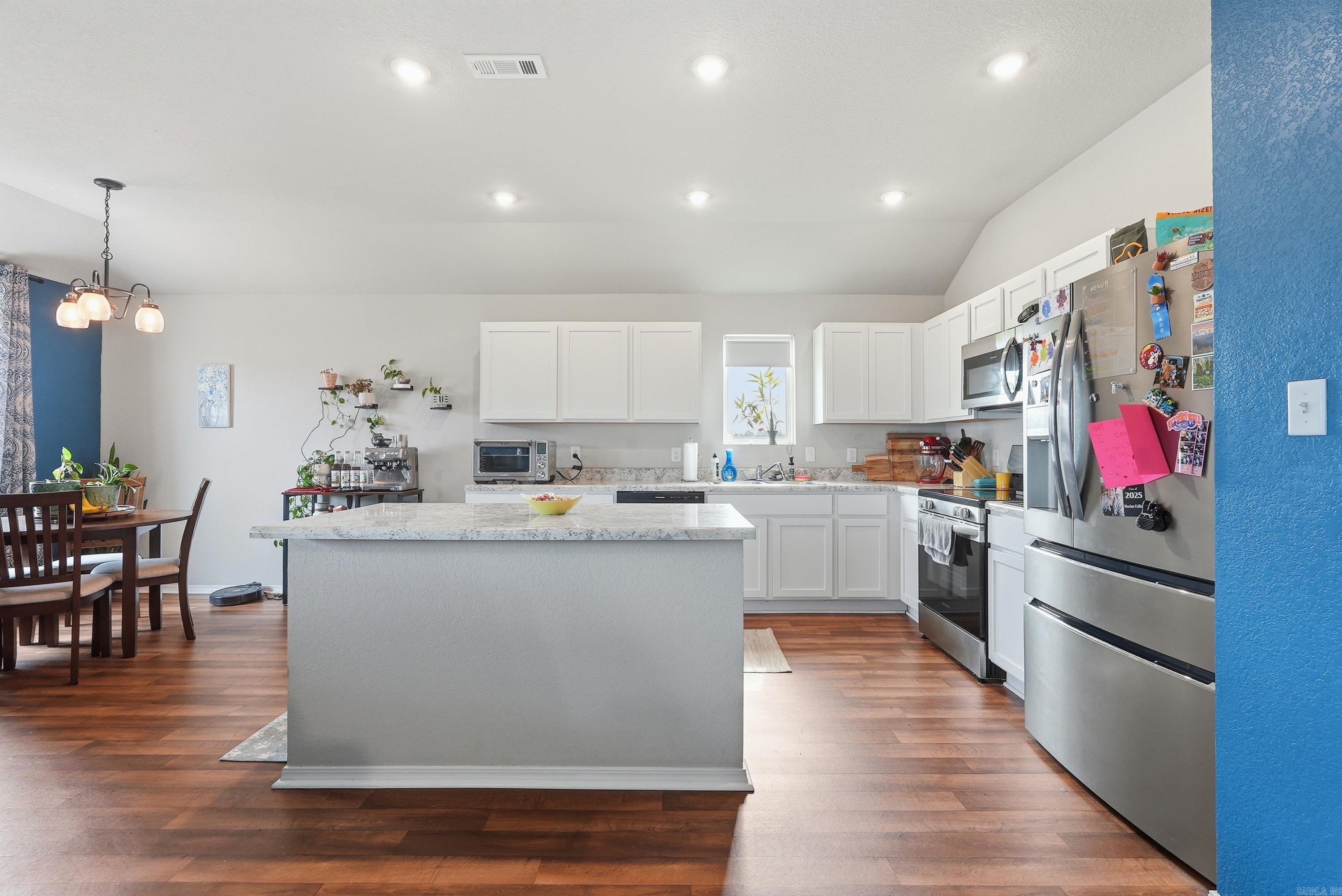 2 Farmhouse  Vilonia, AR