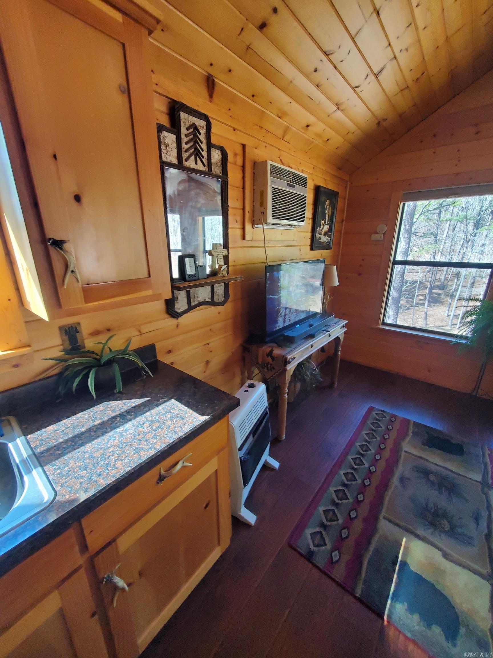 567 Shack Ceek Lane Mena, AR 71953