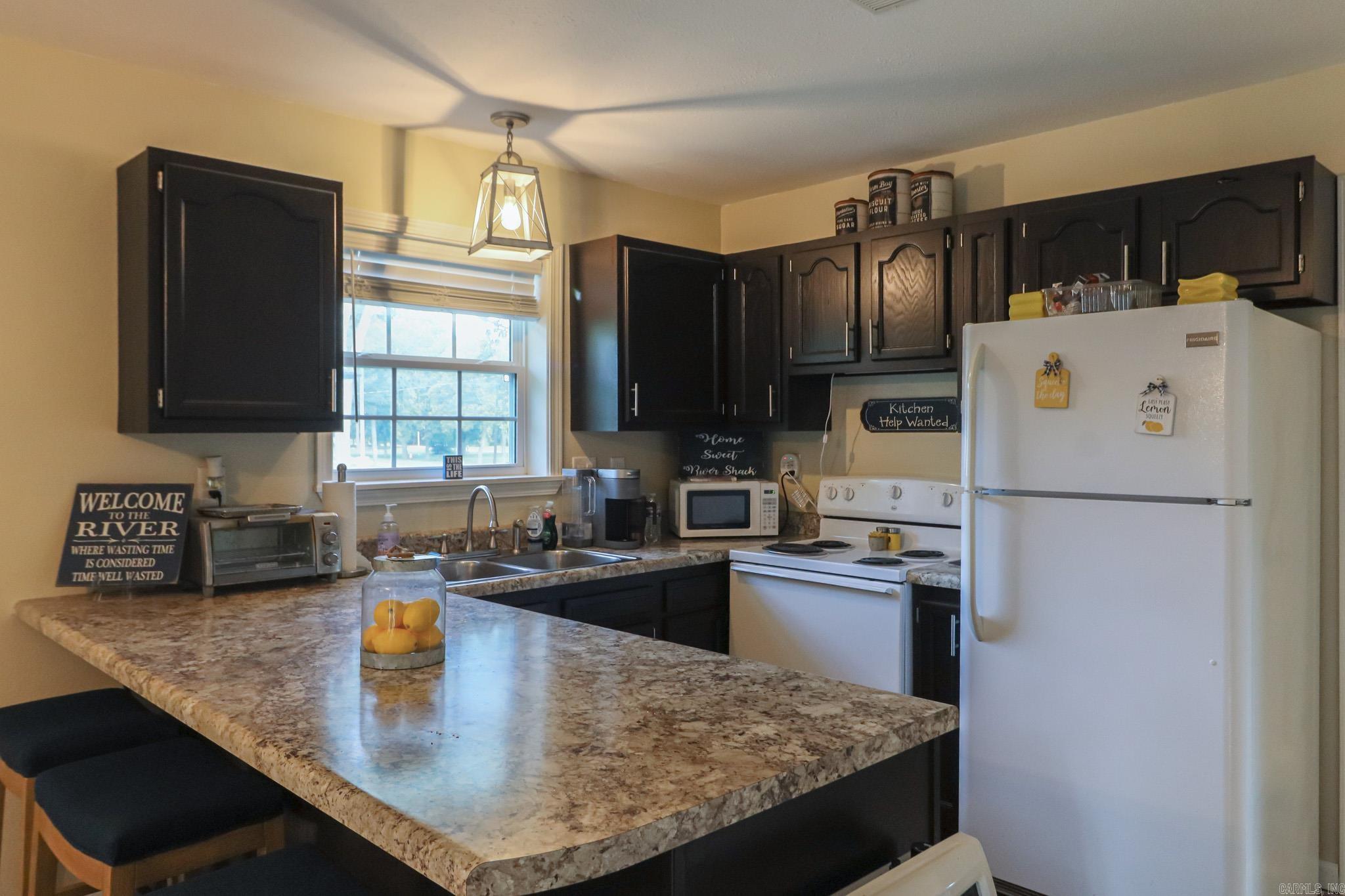 19 E Valley  Hardy, AR