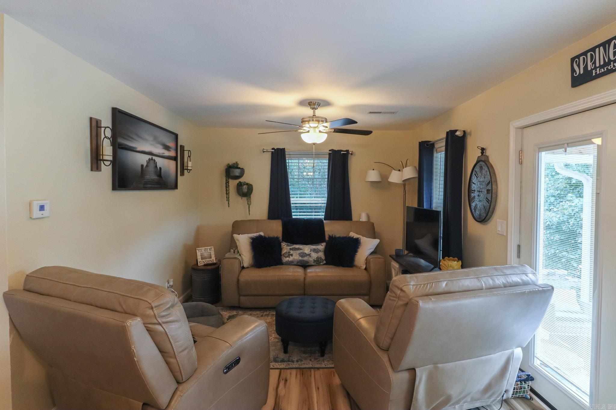 19 E Valley  Hardy, AR