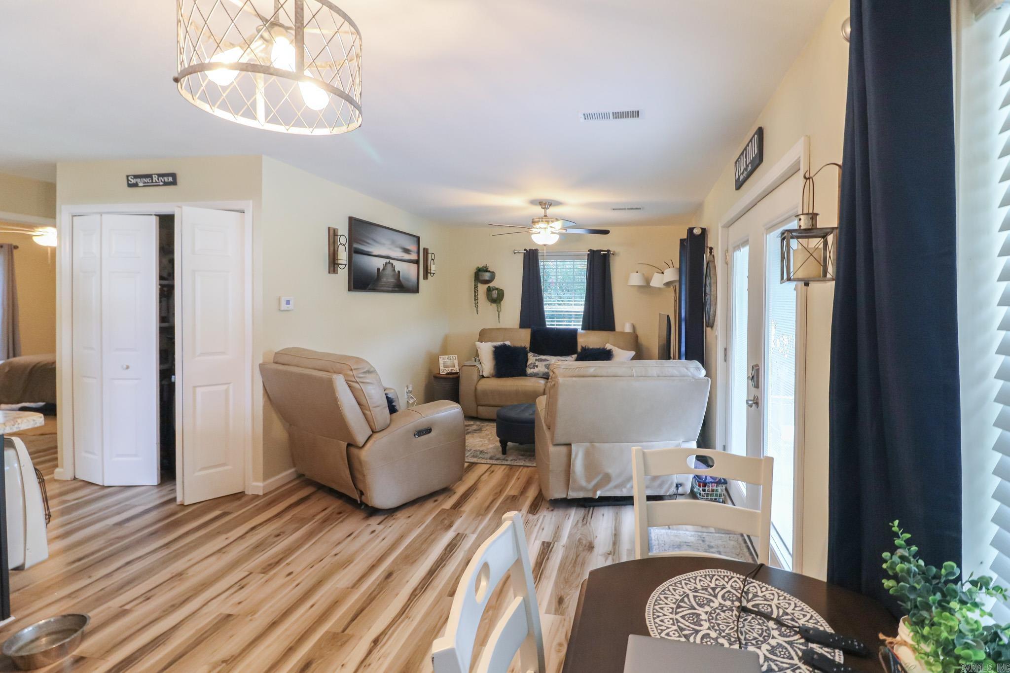 19 E Valley  Hardy, AR