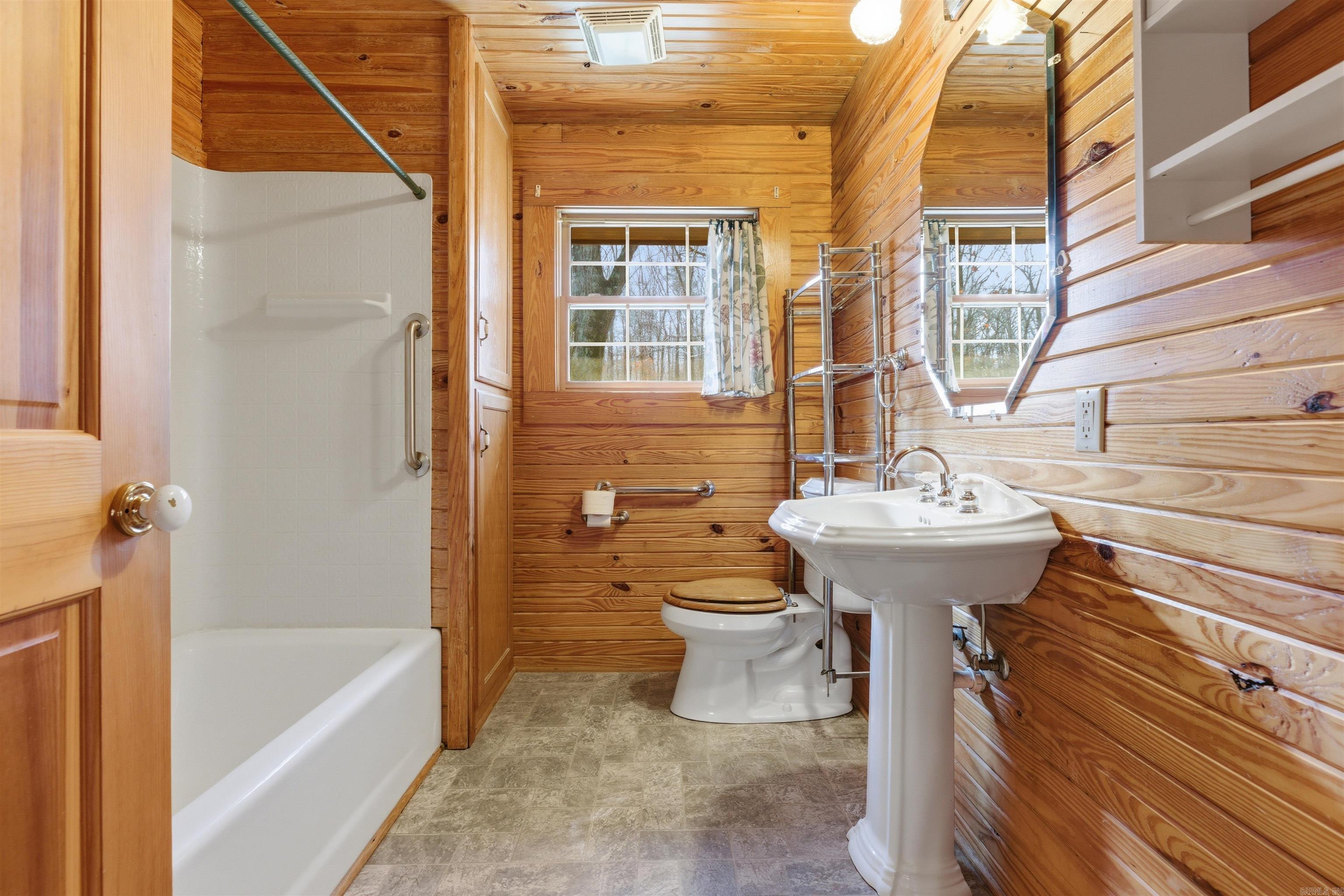 5621 Salt Creek  Benton, AR