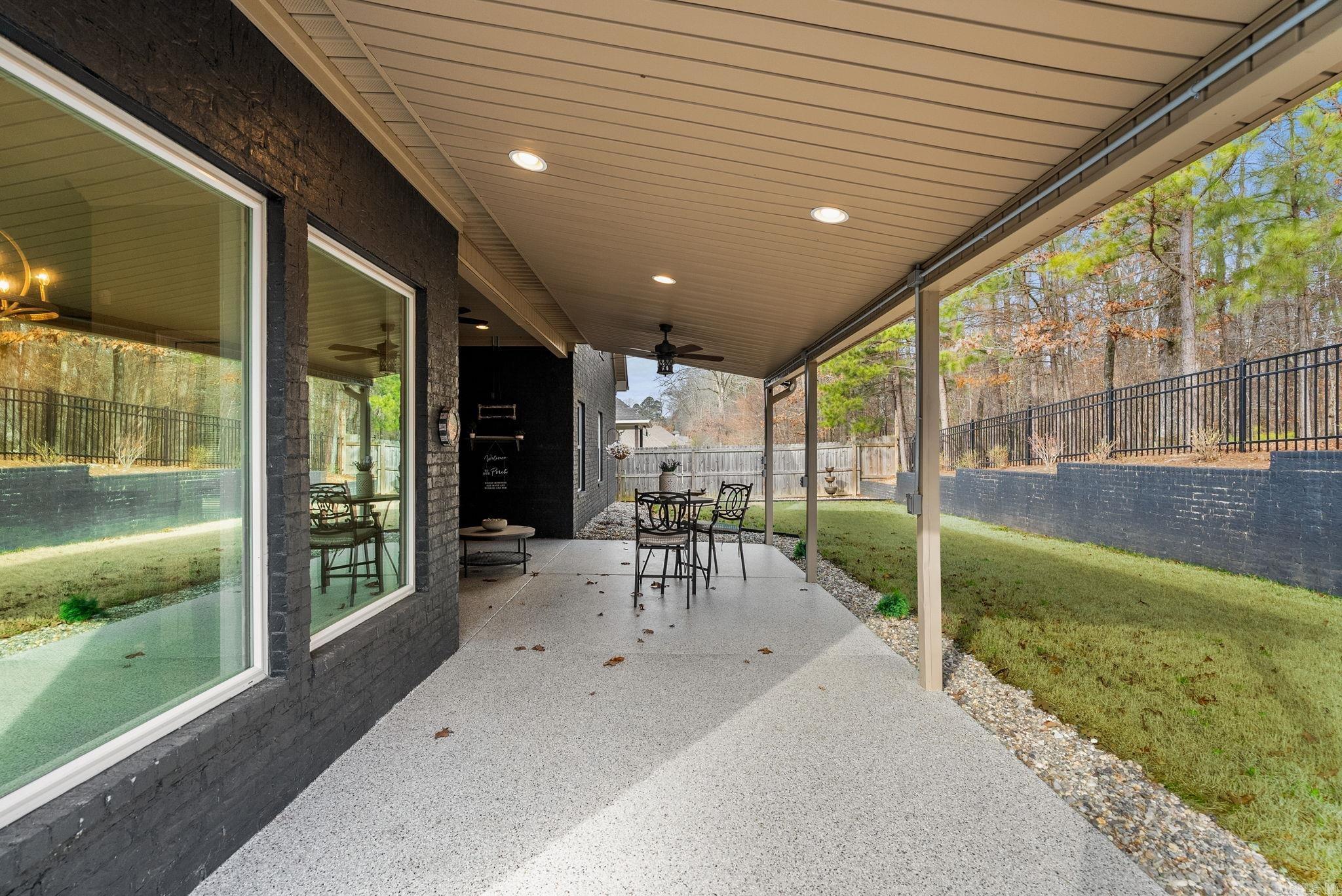 1804 Maple Ridge  Benton, AR