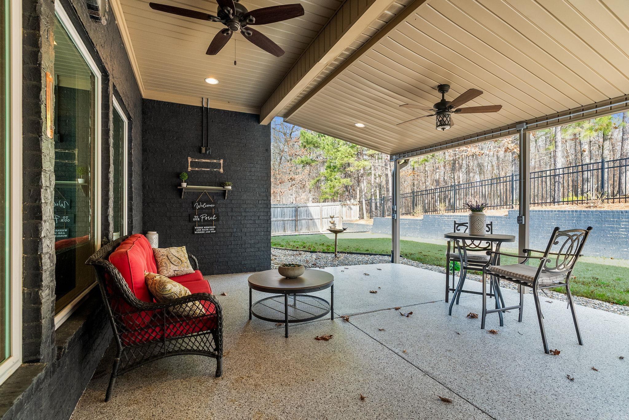 1804 Maple Ridge  Benton, AR