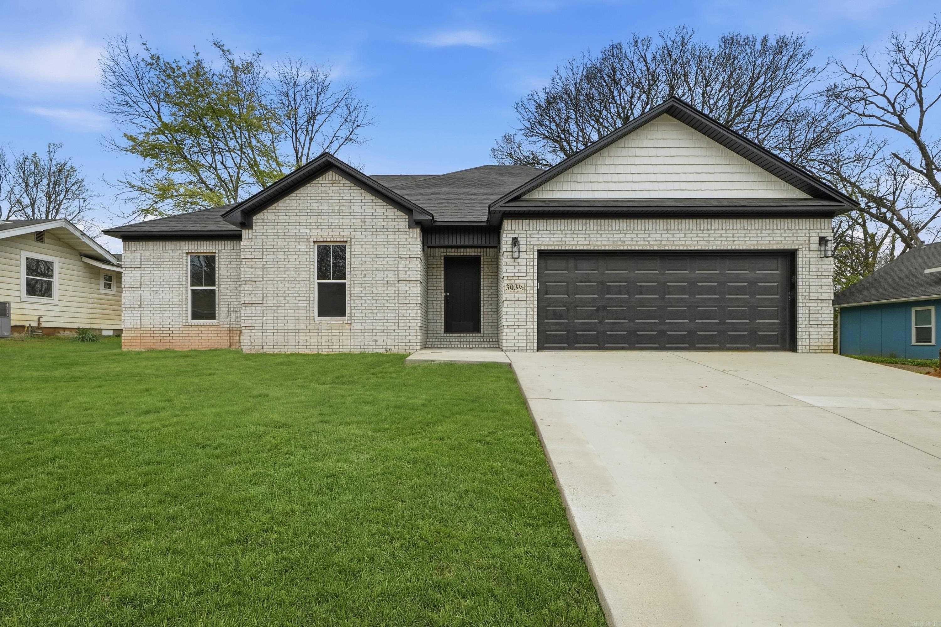 303 1/2 N West Street Morrilton, AR 72110