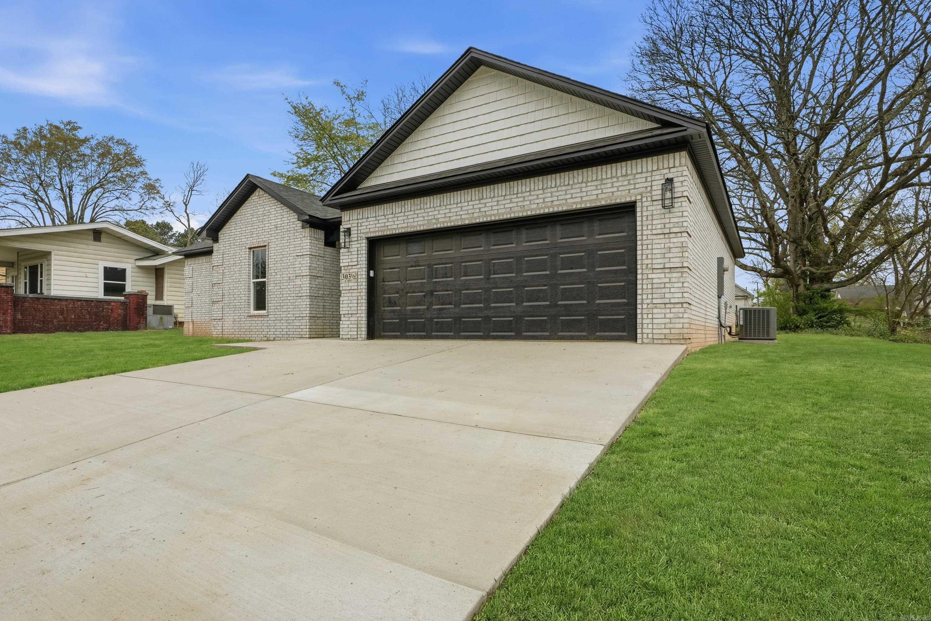 303 1/2 N West Street Morrilton, AR 72110