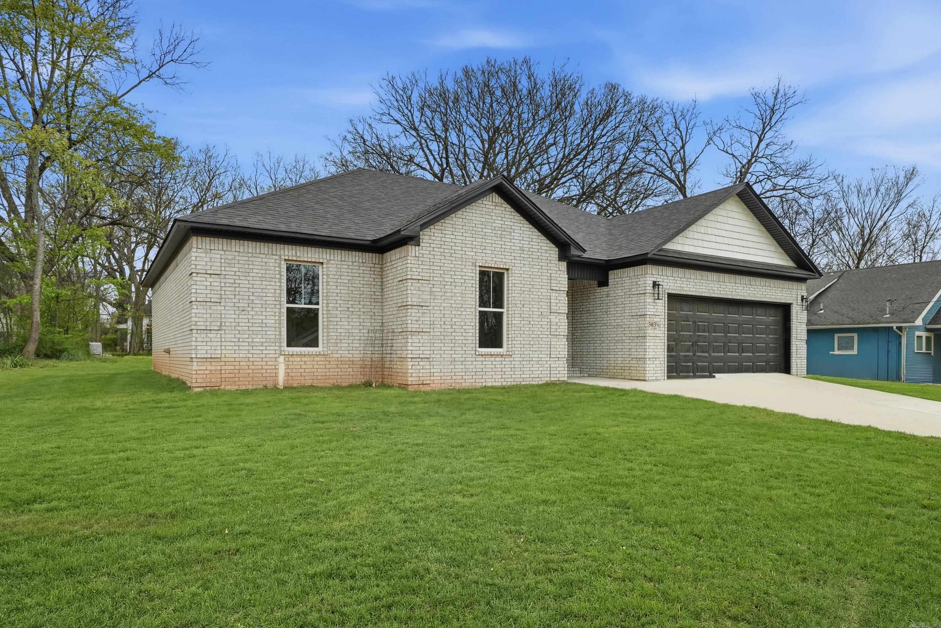 303 1/2 N West Street Morrilton, AR 72110