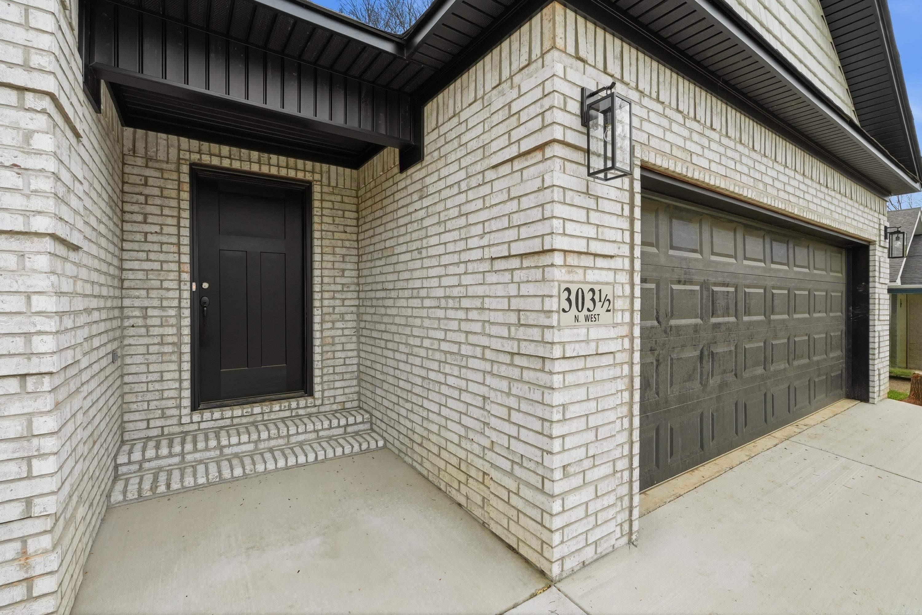 303 1/2 N West Street Morrilton, AR 72110