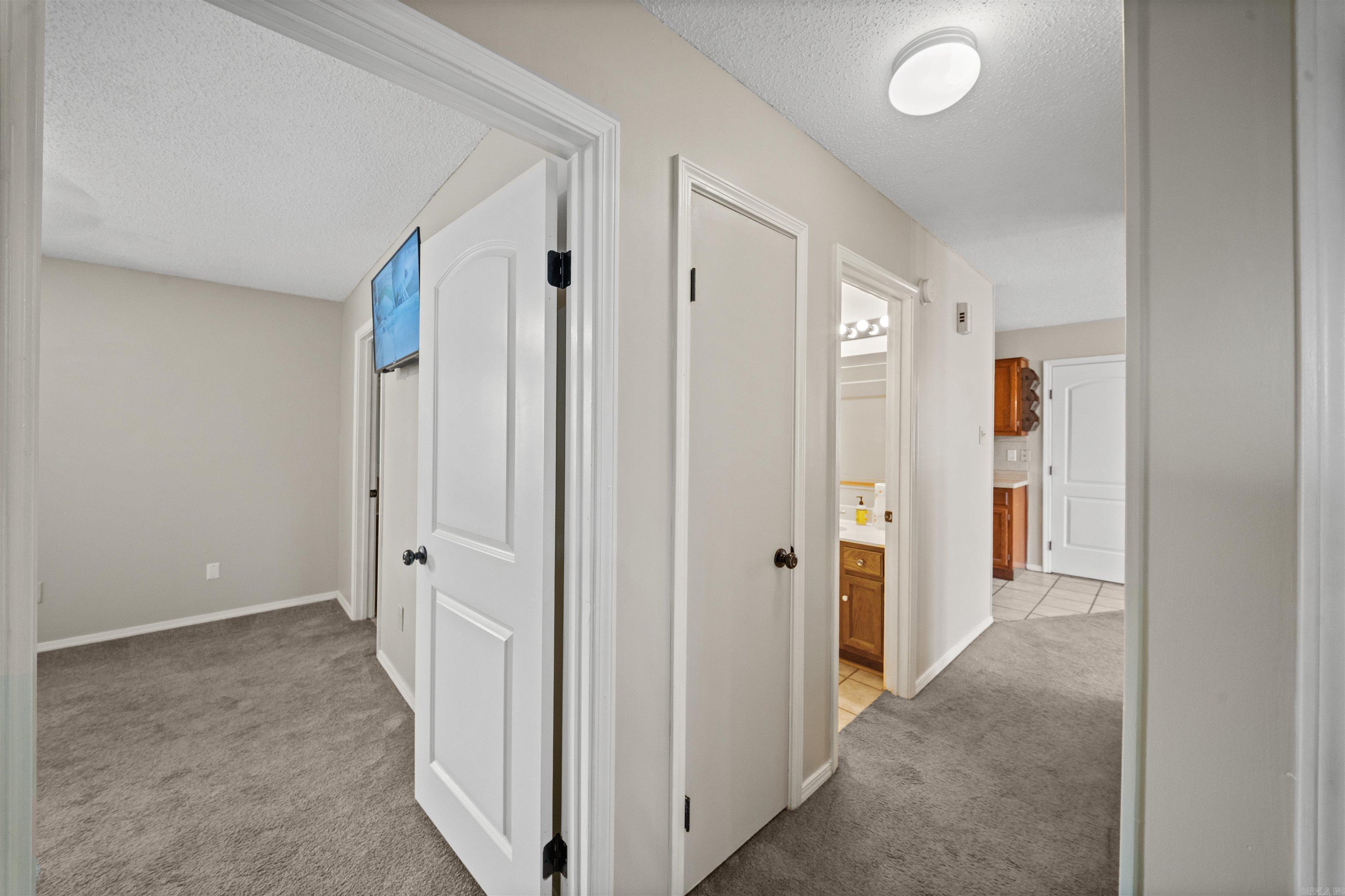 39 Pin Oak Loop Maumelle, AR 72113