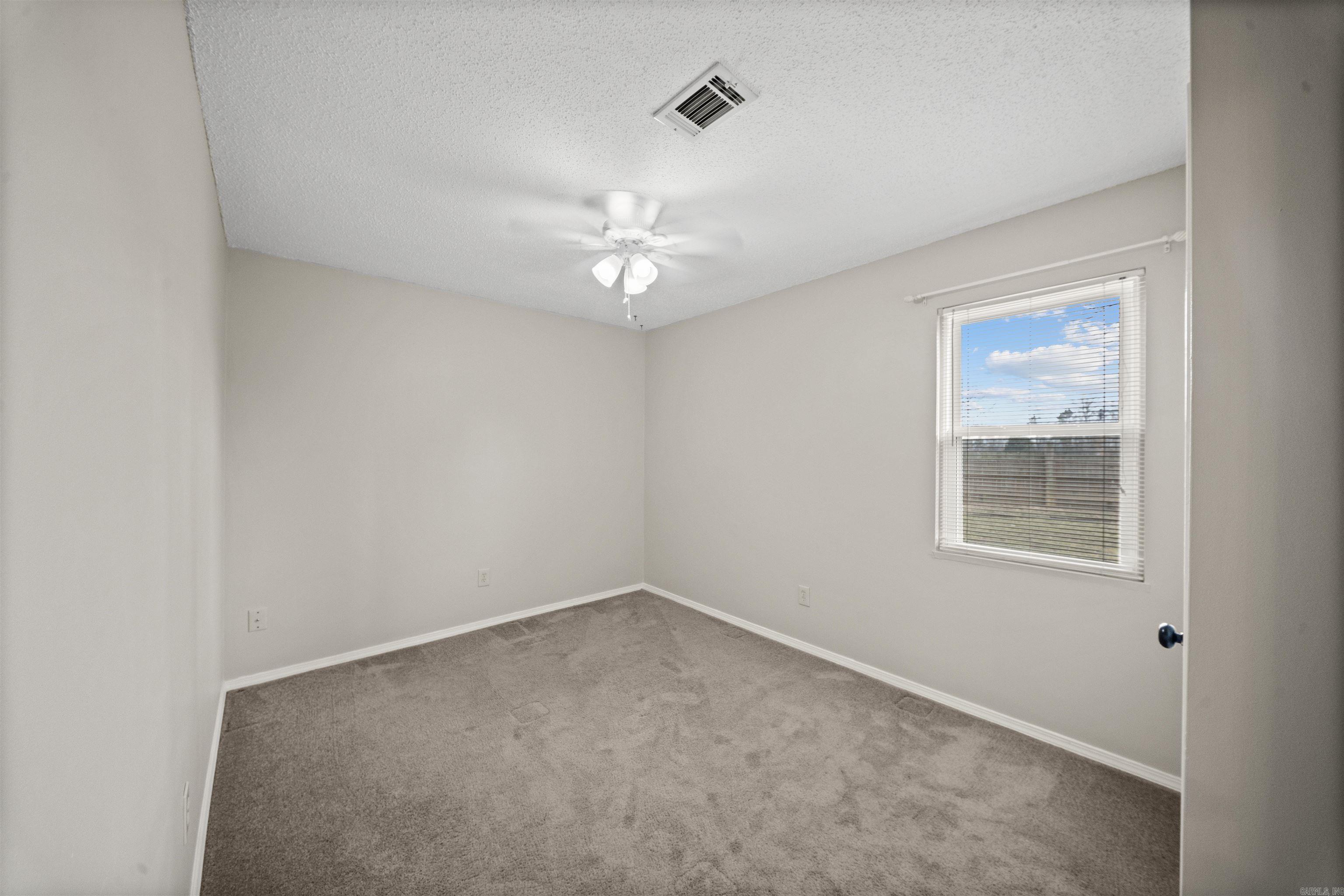 39 Pin Oak Loop Maumelle, AR 72113