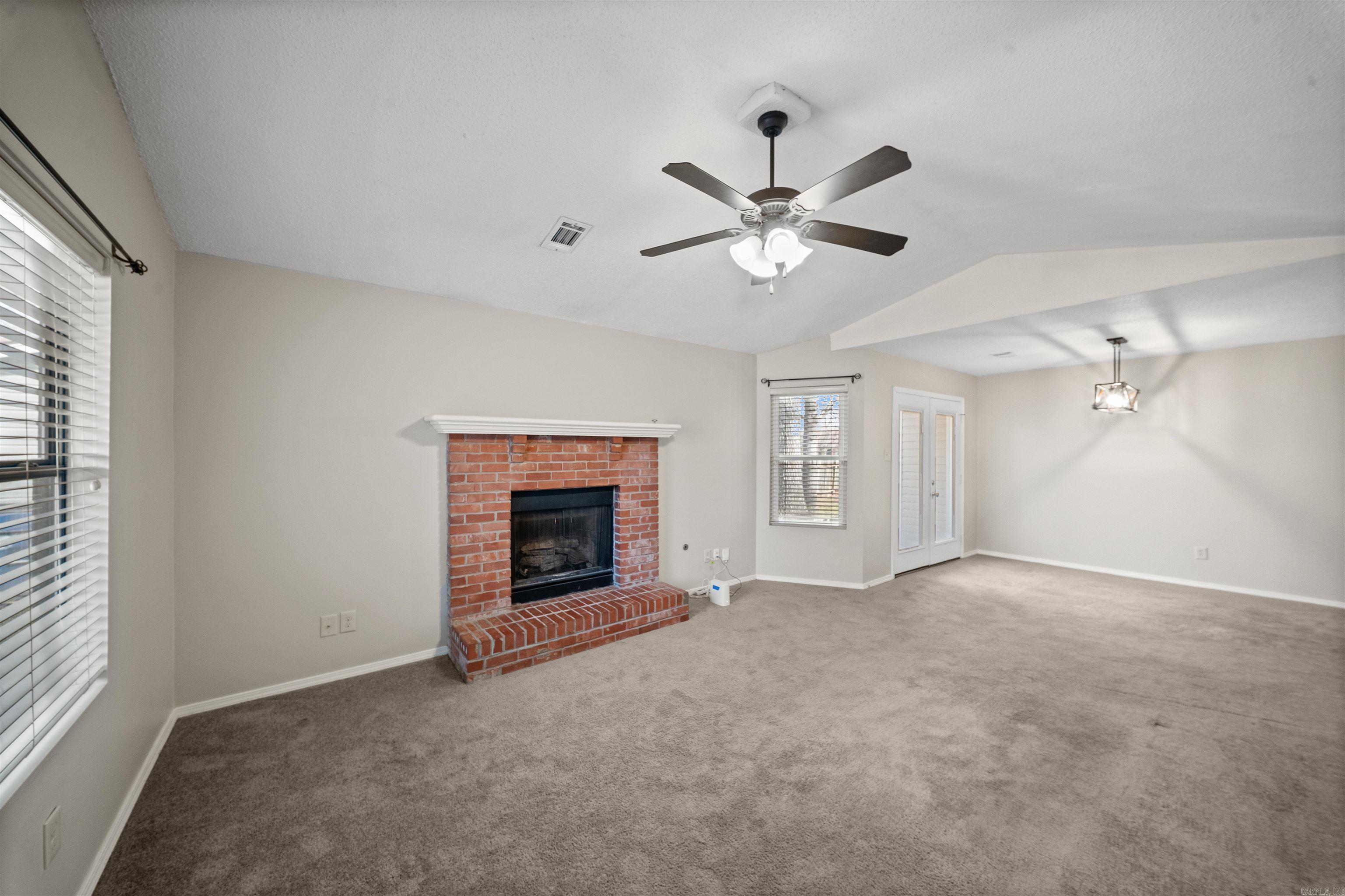 39 Pin Oak Loop Maumelle, AR 72113