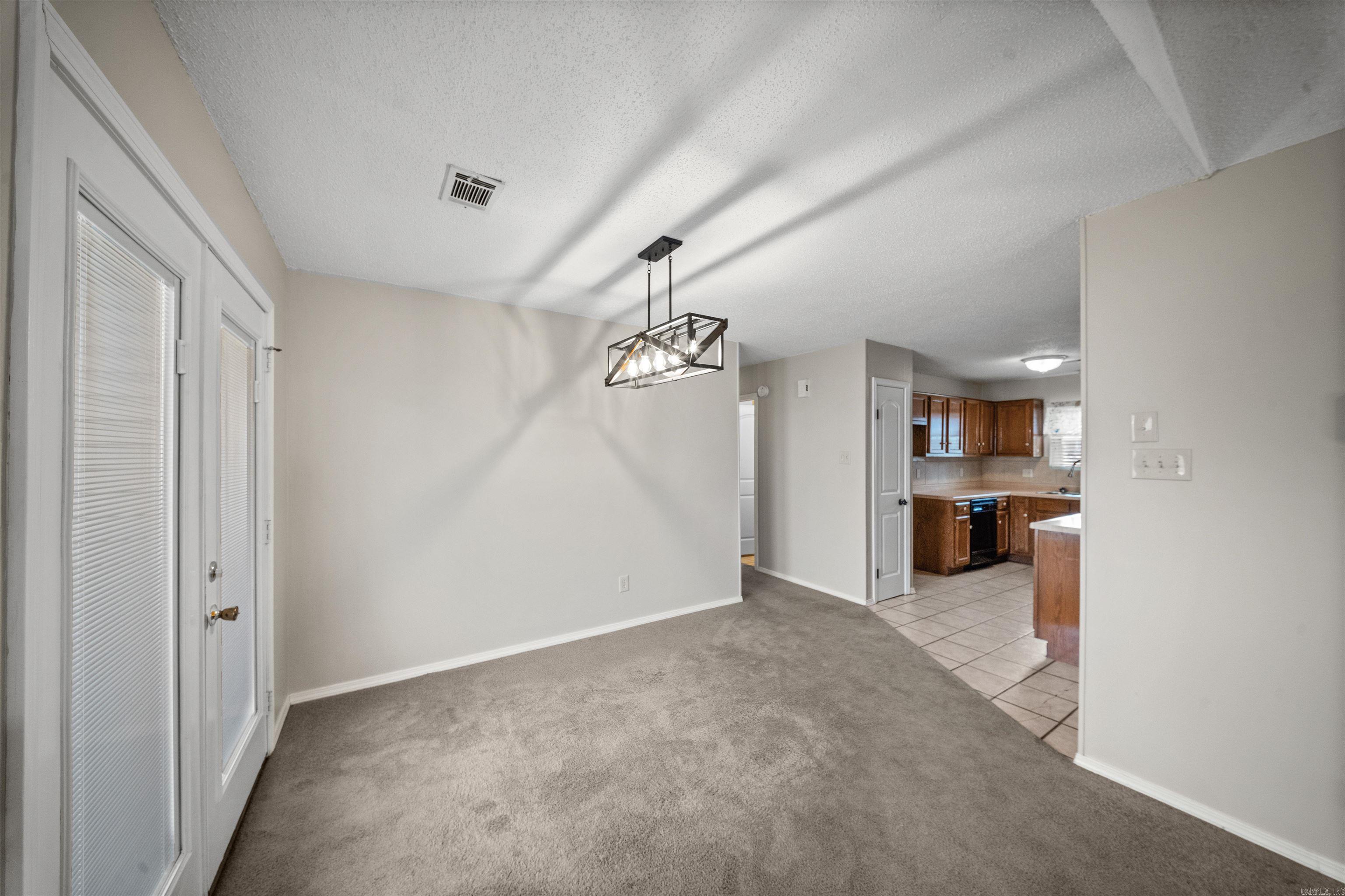 39 Pin Oak Loop Maumelle, AR 72113