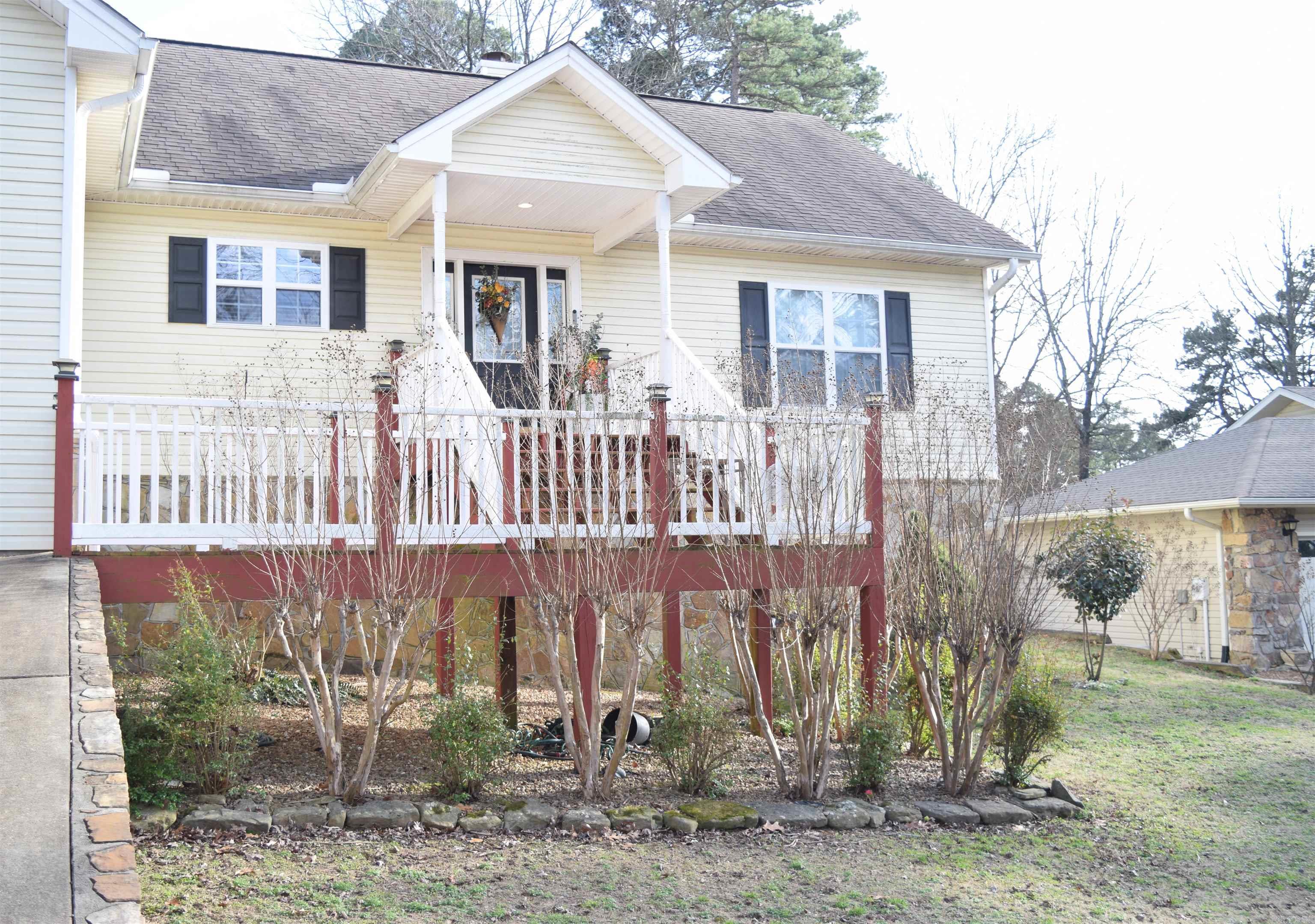 143 Rock Hill Rd  Fairfield Bay, AR