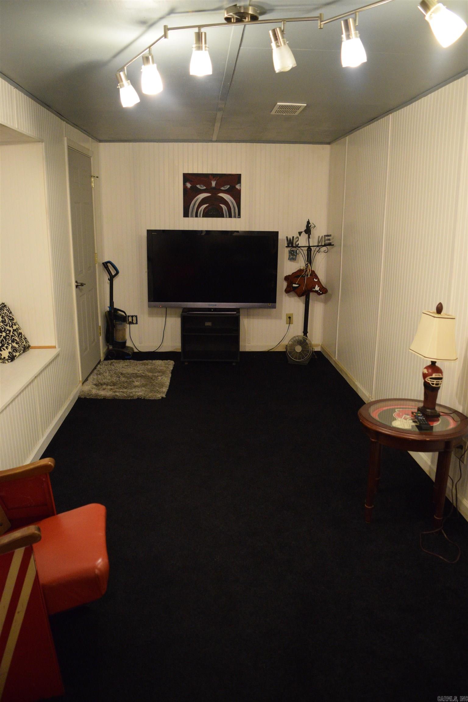 143 Rock Hill Rd  Fairfield Bay, AR