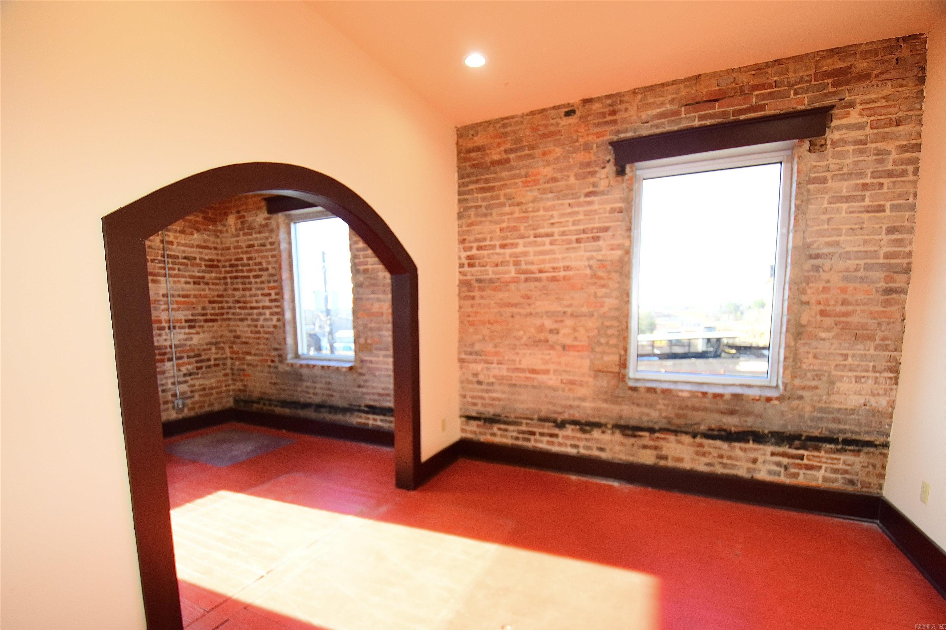 138 S Main  Malvern, AR