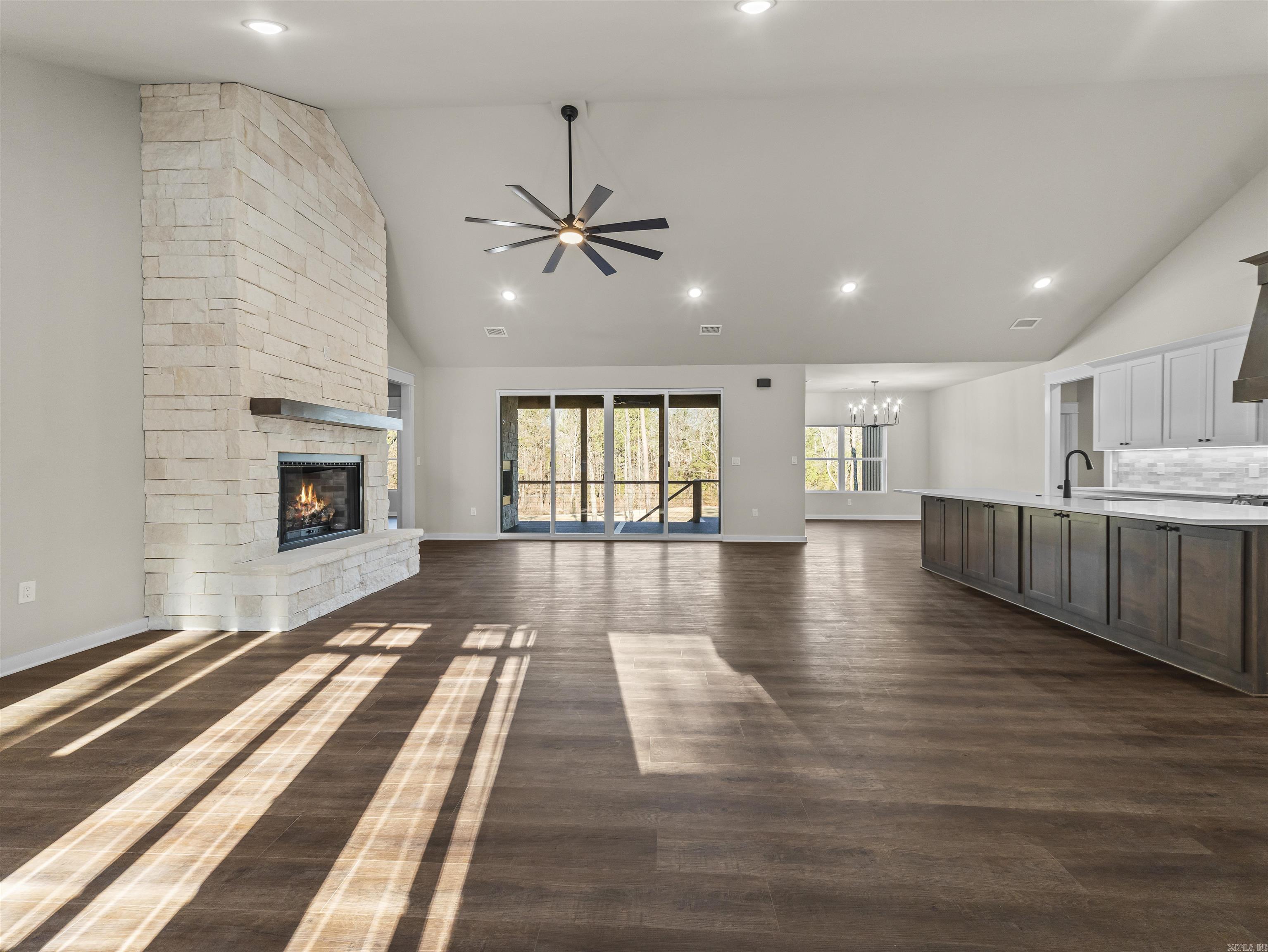 28 Darro  Hot Springs Village, AR