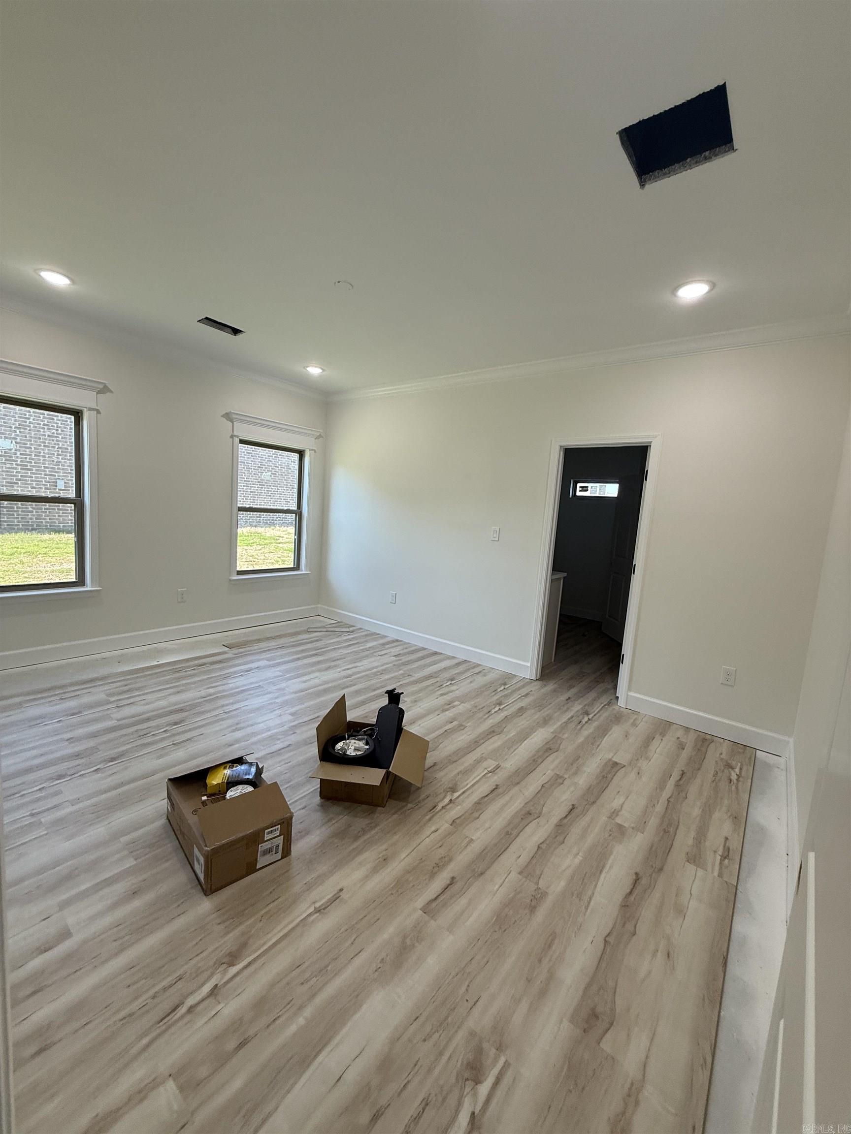 517 Madeleine  Austin, AR