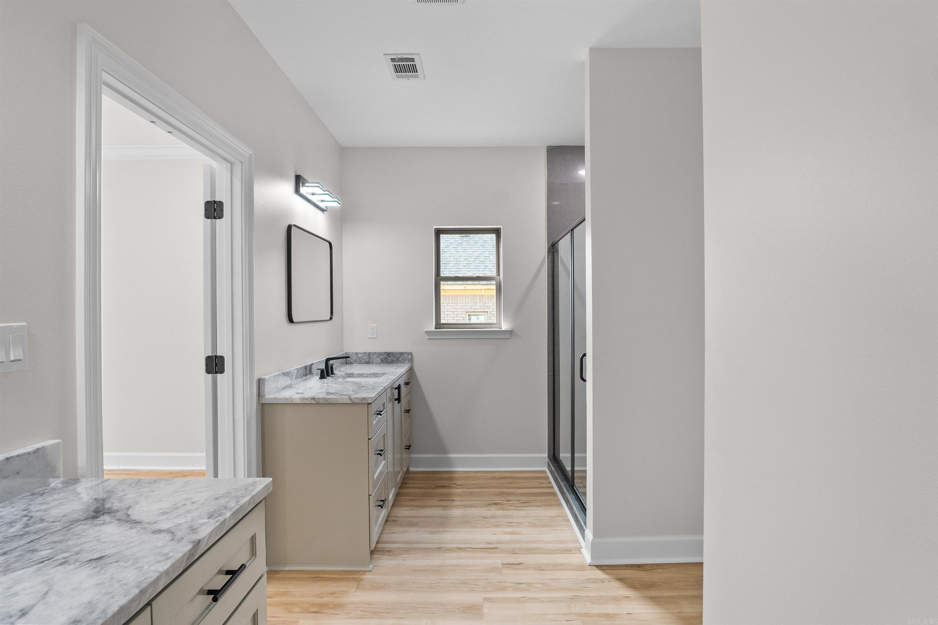 524 Madeleine  Austin, AR