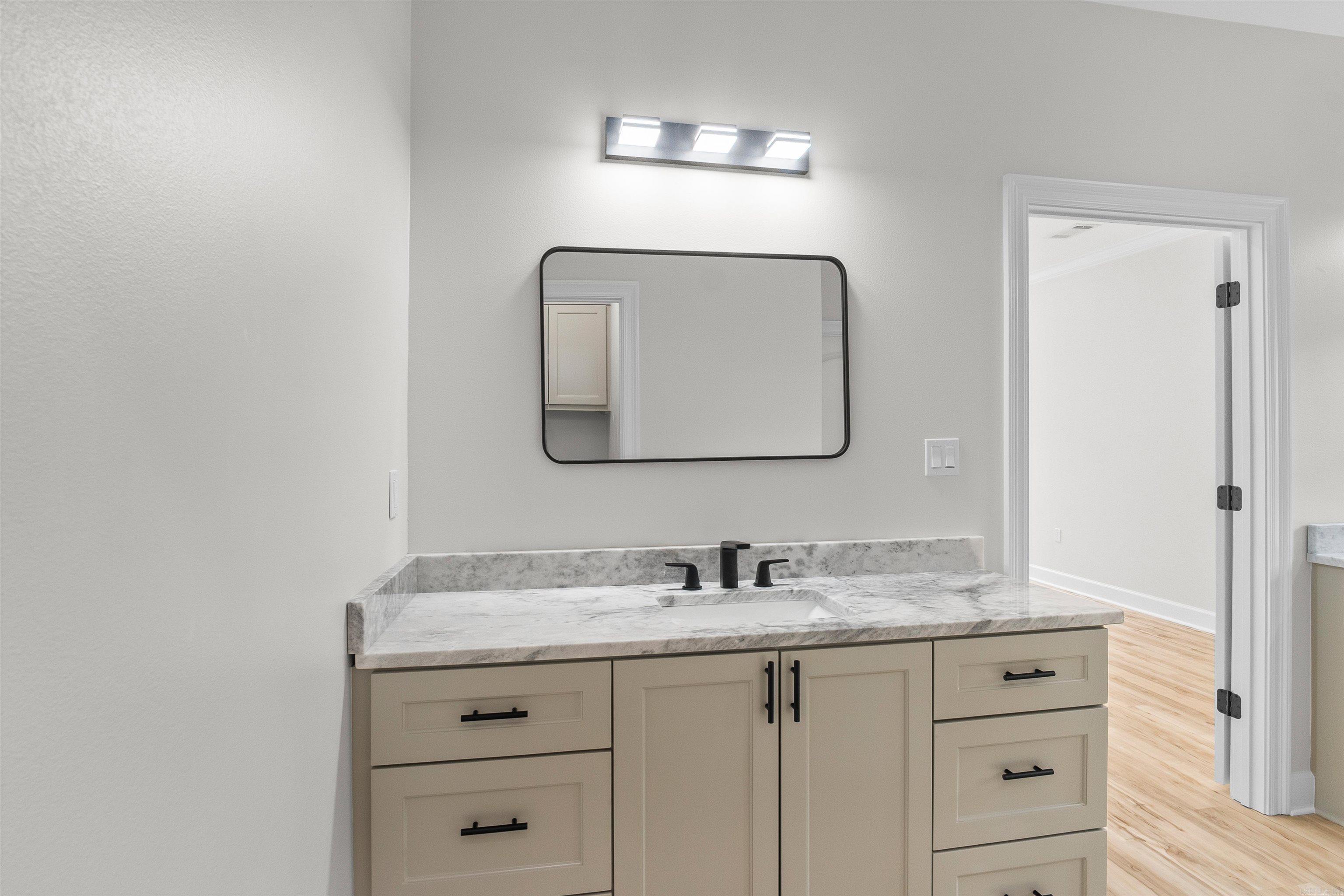 524 Madeleine  Austin, AR