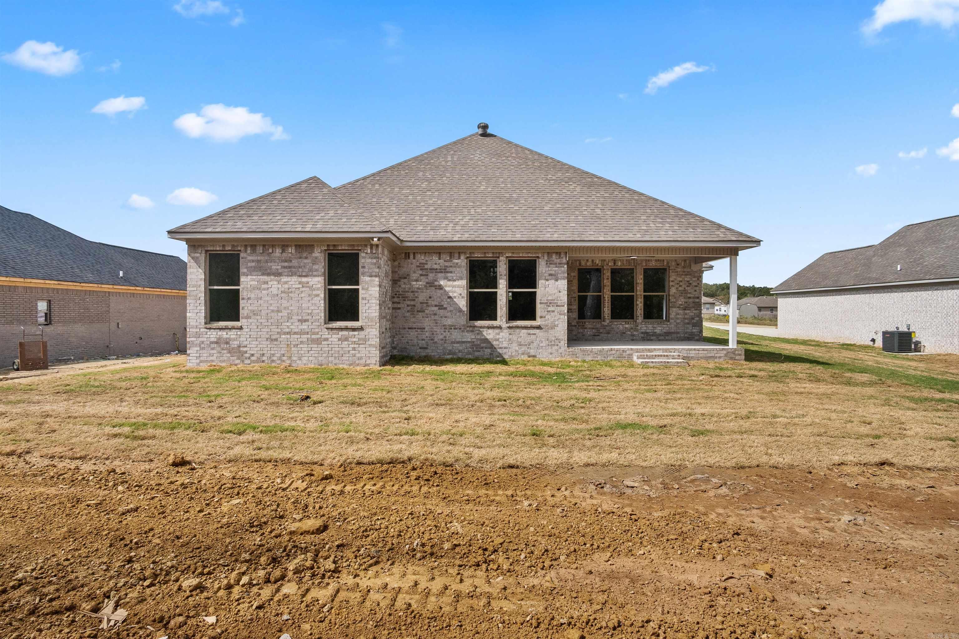 524 Madeleine  Austin, AR