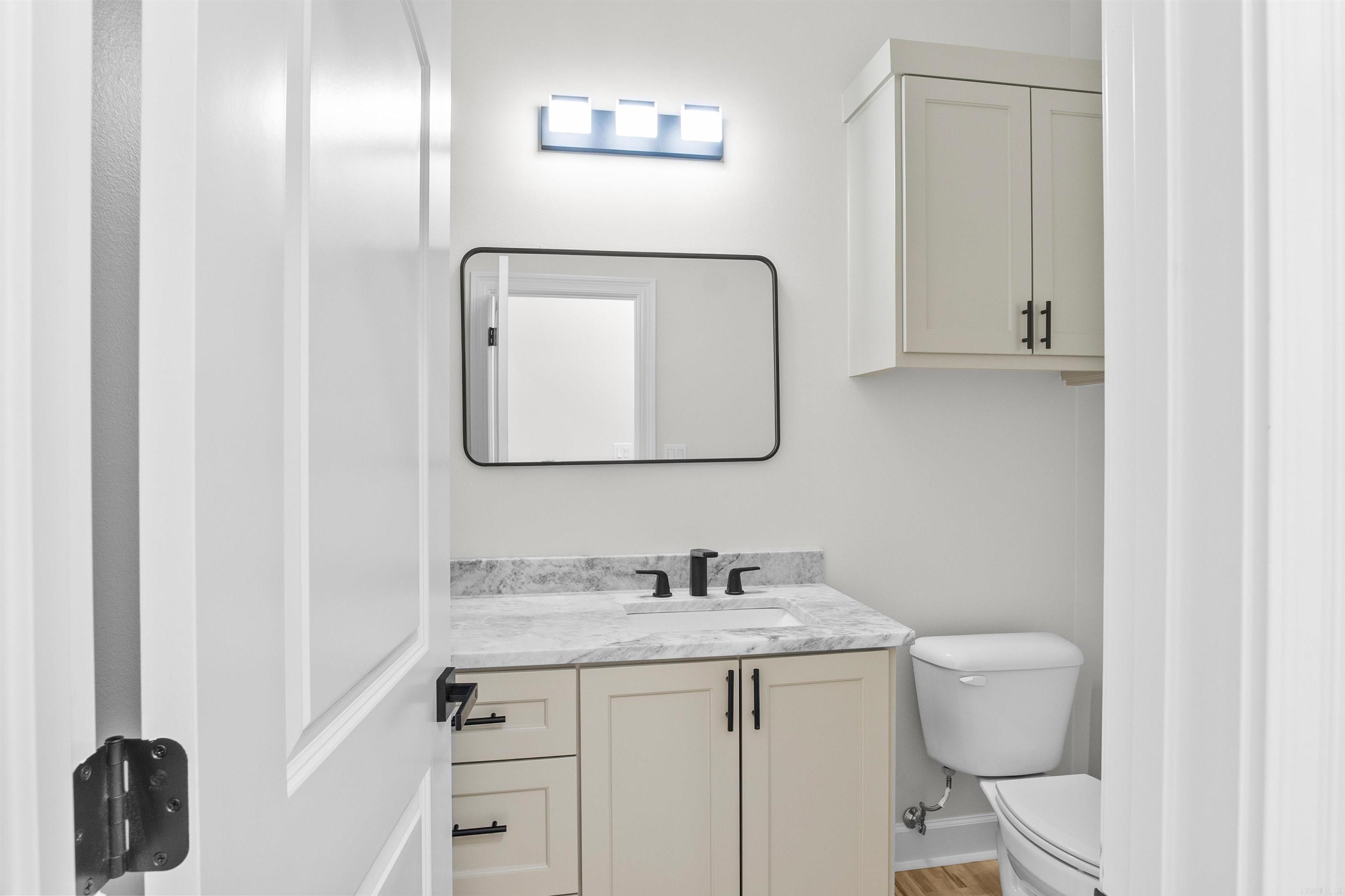 524 Madeleine  Austin, AR