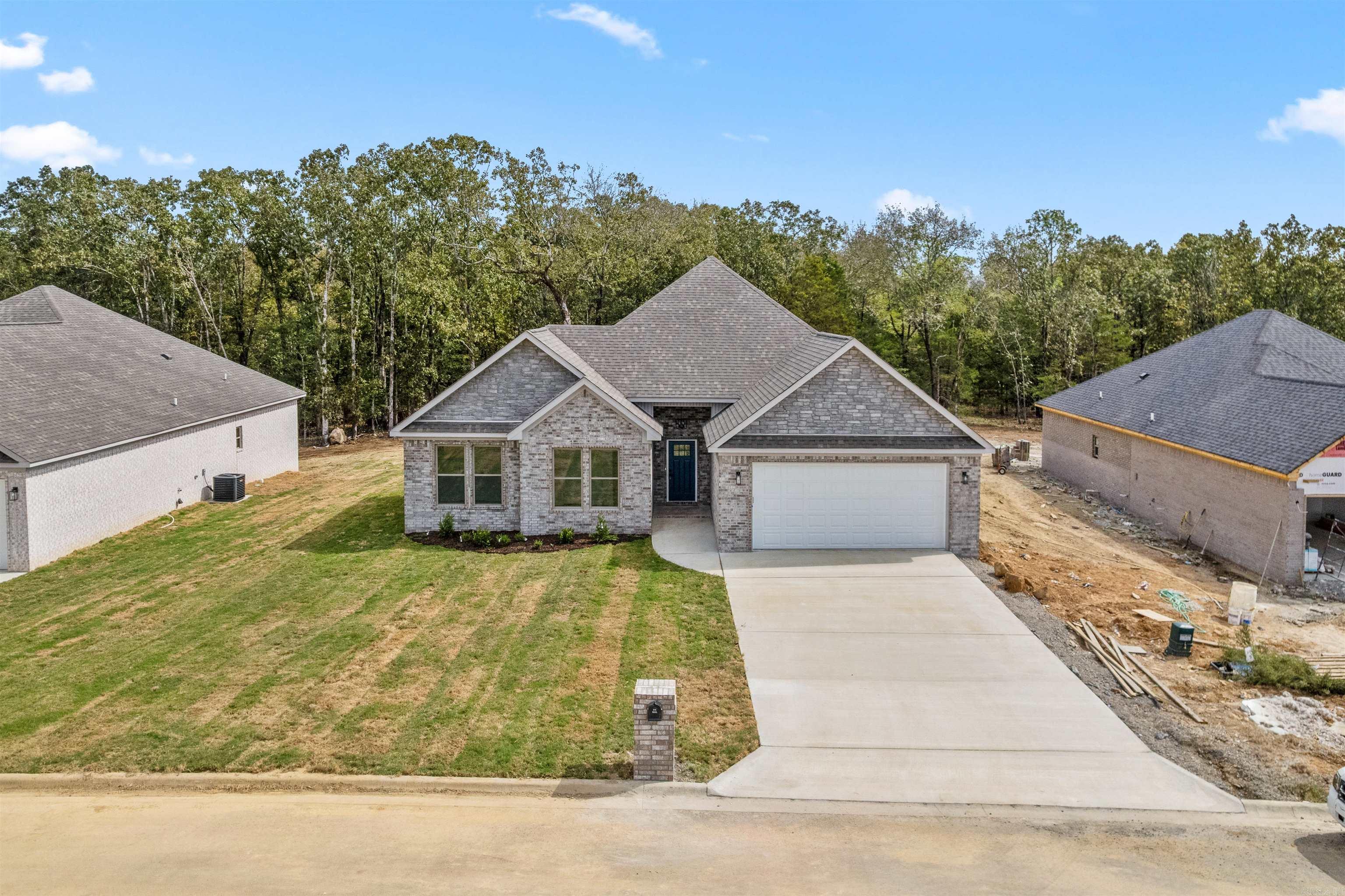 524 Madeleine  Austin, AR