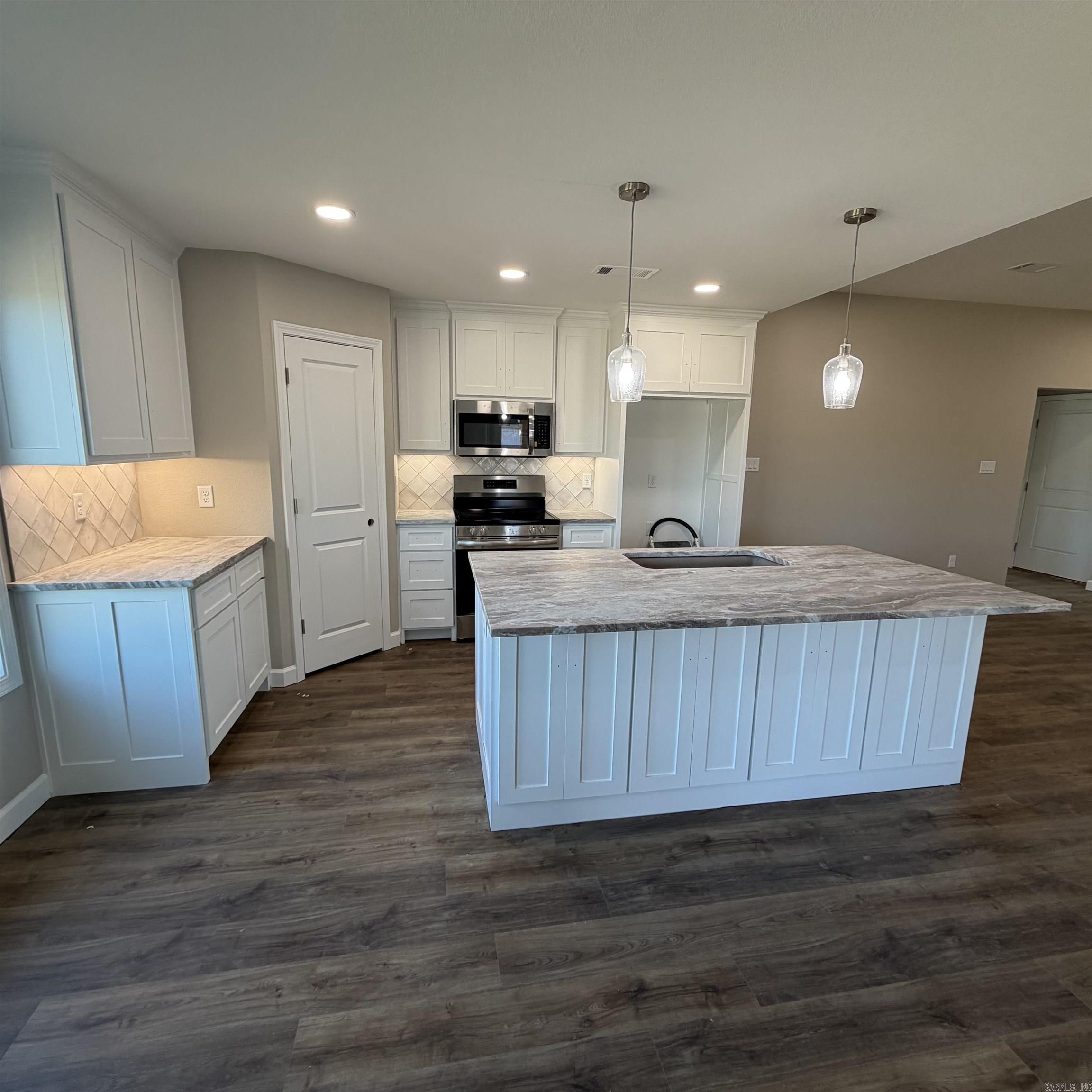 1117 Duke  Bauxite, AR