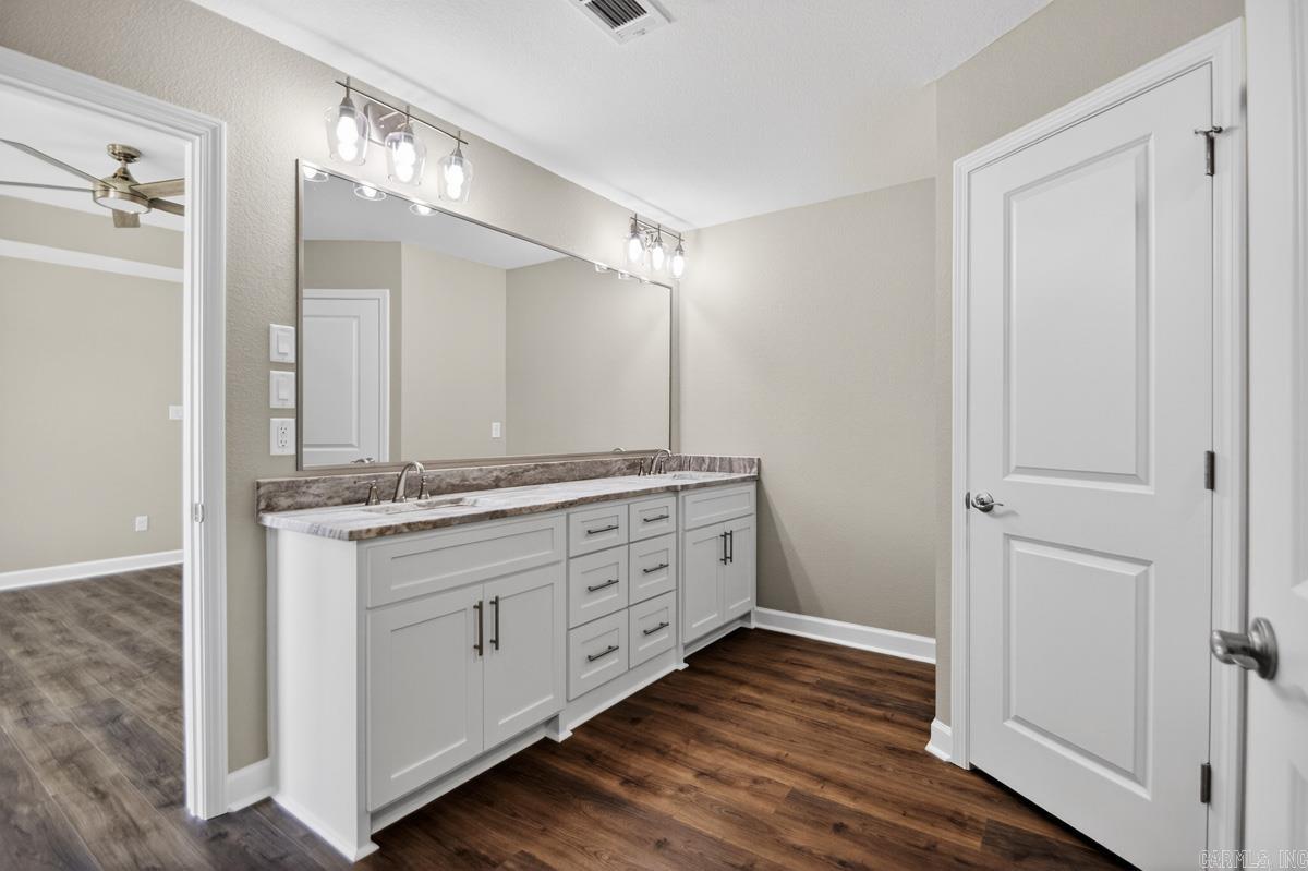 1117 Duke Drive Bauxite, AR 72011