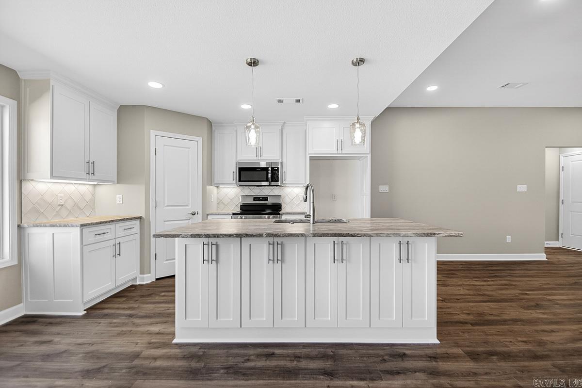 1117 Duke Drive Bauxite, AR 72011