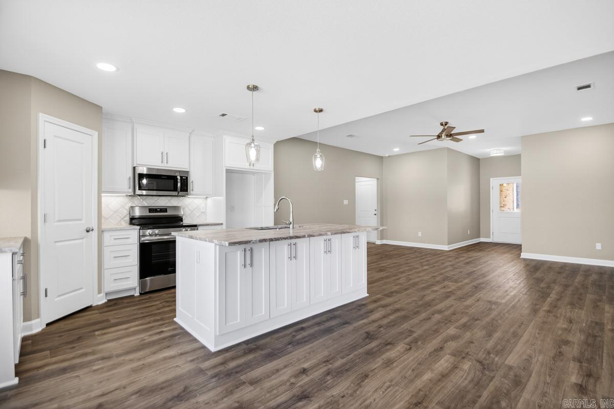 1117 Duke Drive Bauxite, AR 72011