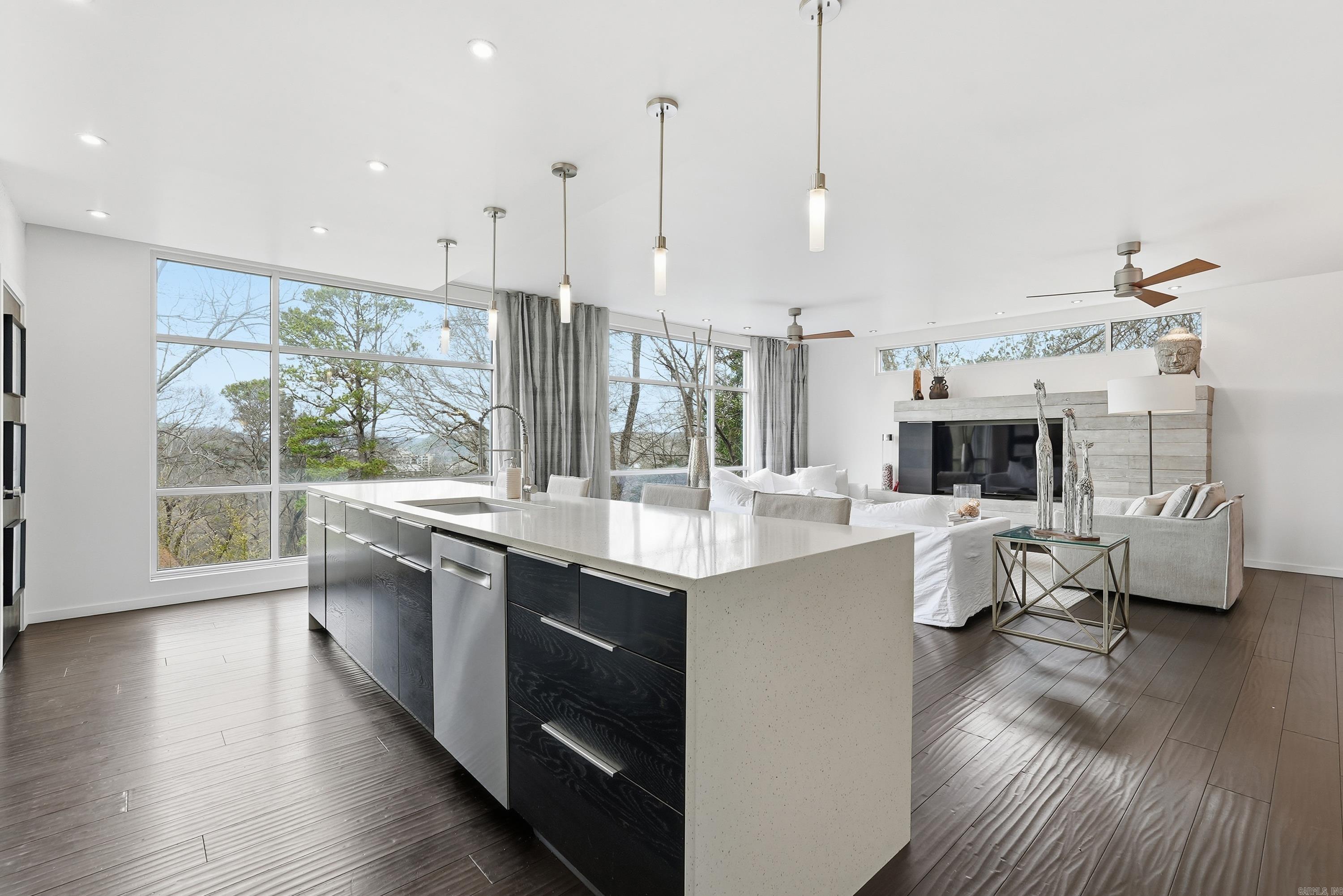 3701 Oakwood  Little Rock, AR