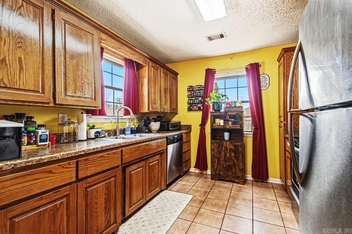 306 Meadow Creek  Benton, AR