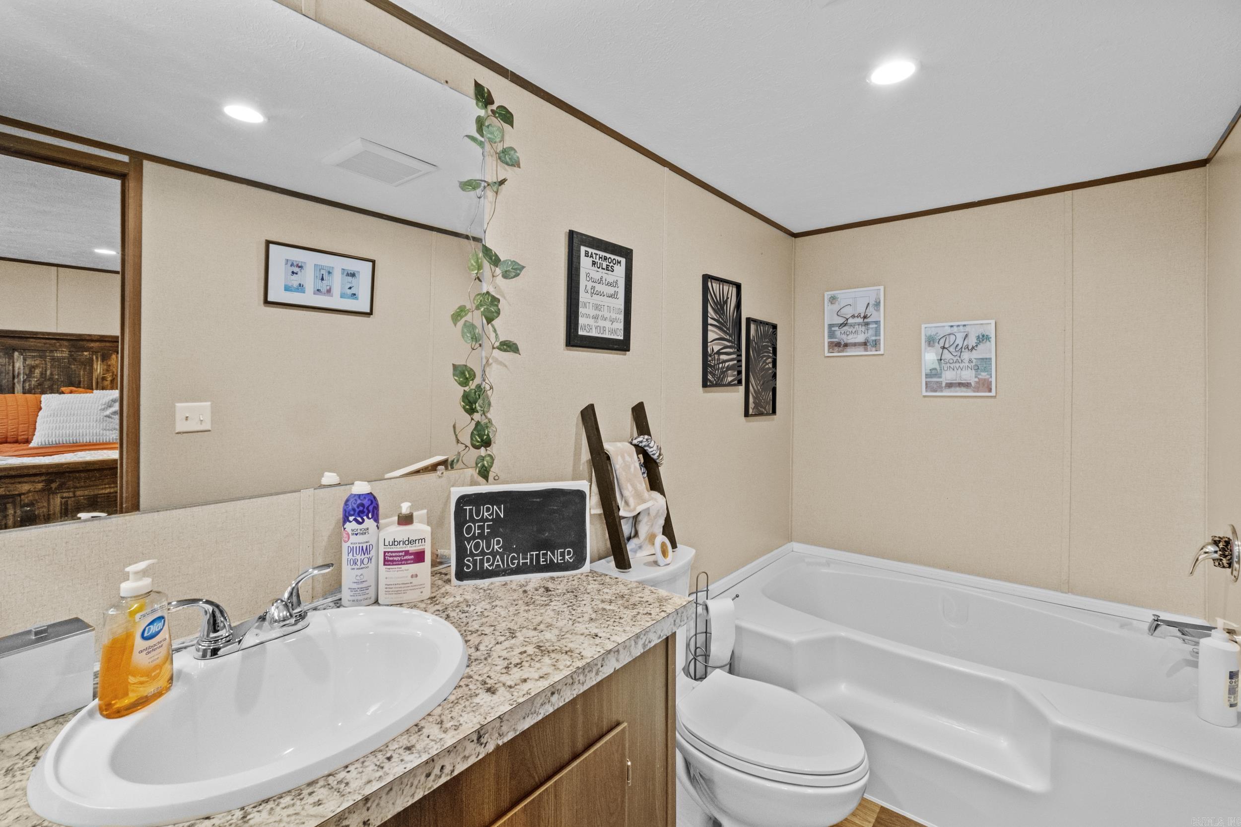 127 Wallis  Bald Knob, AR