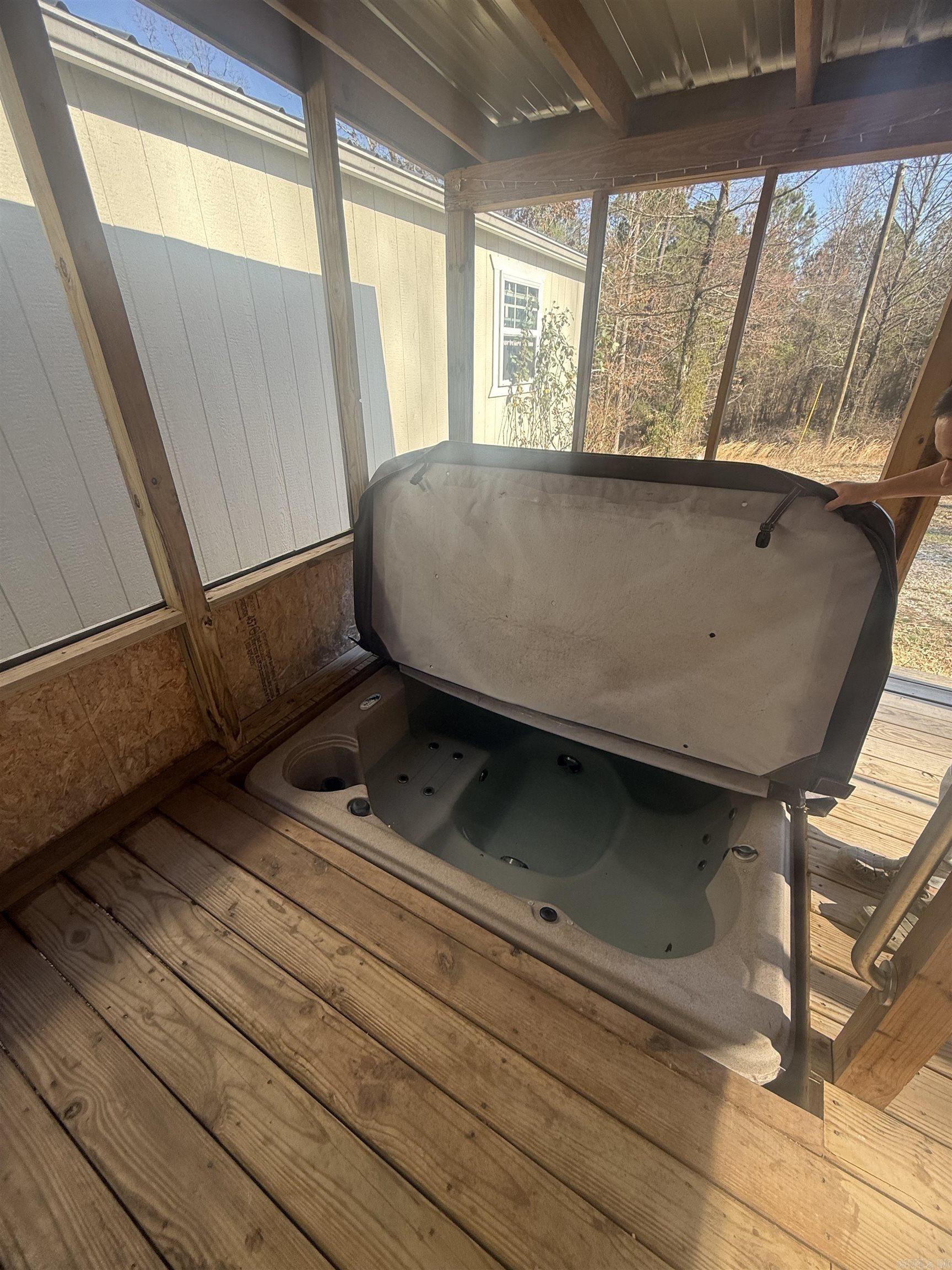 701 Peach  Bismarck, AR