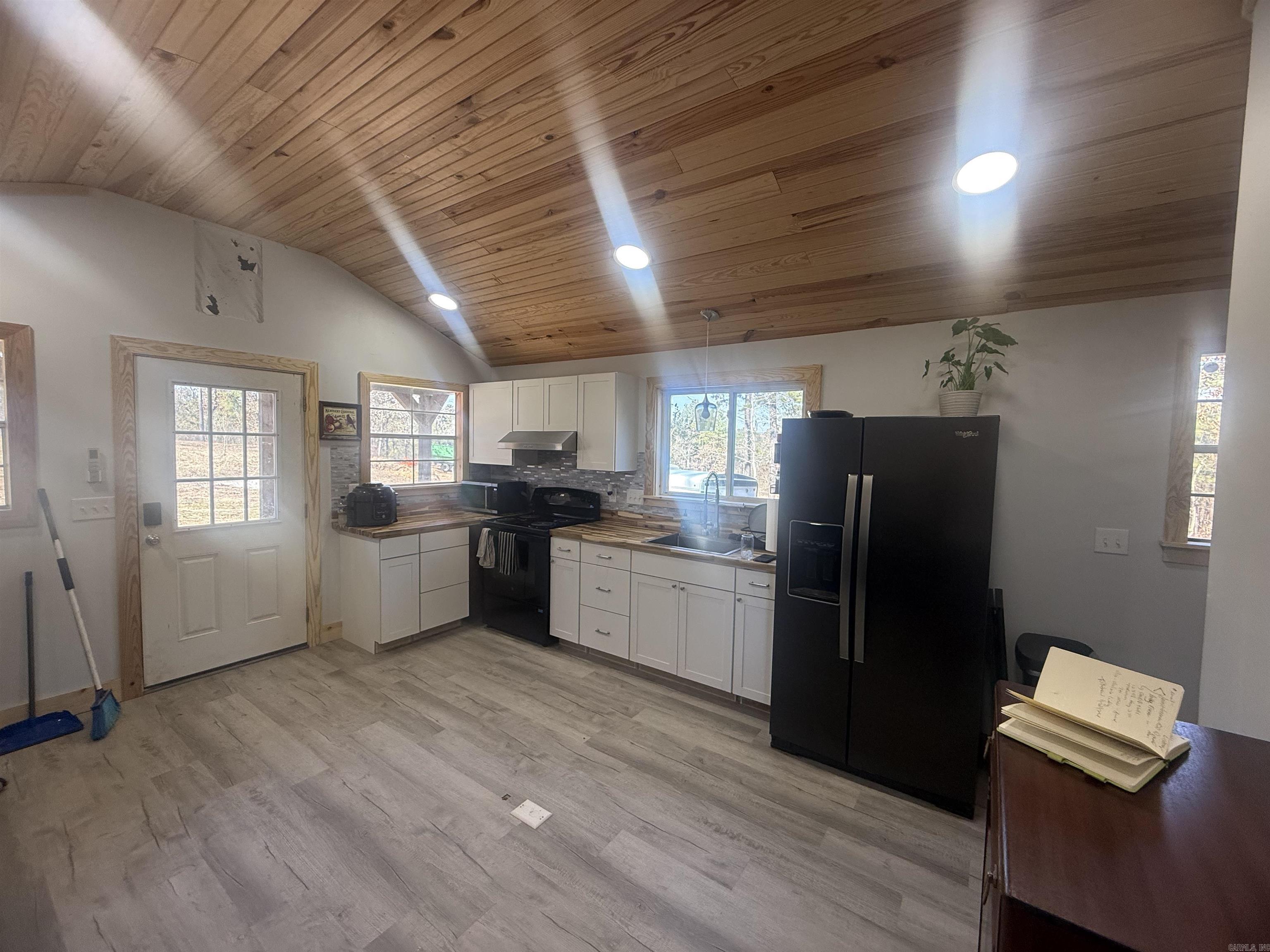 701 Peach  Bismarck, AR